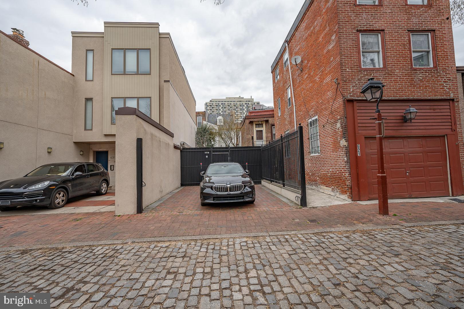 SOCIETY HILL - Residential