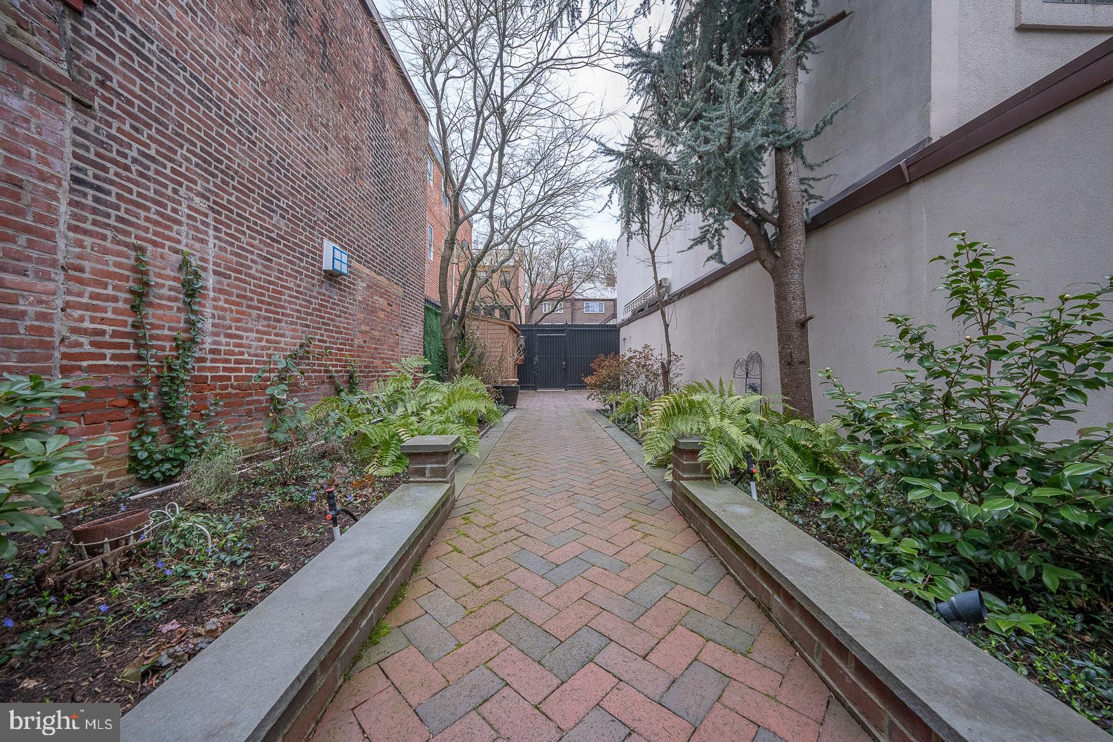 SOCIETY HILL - Residential