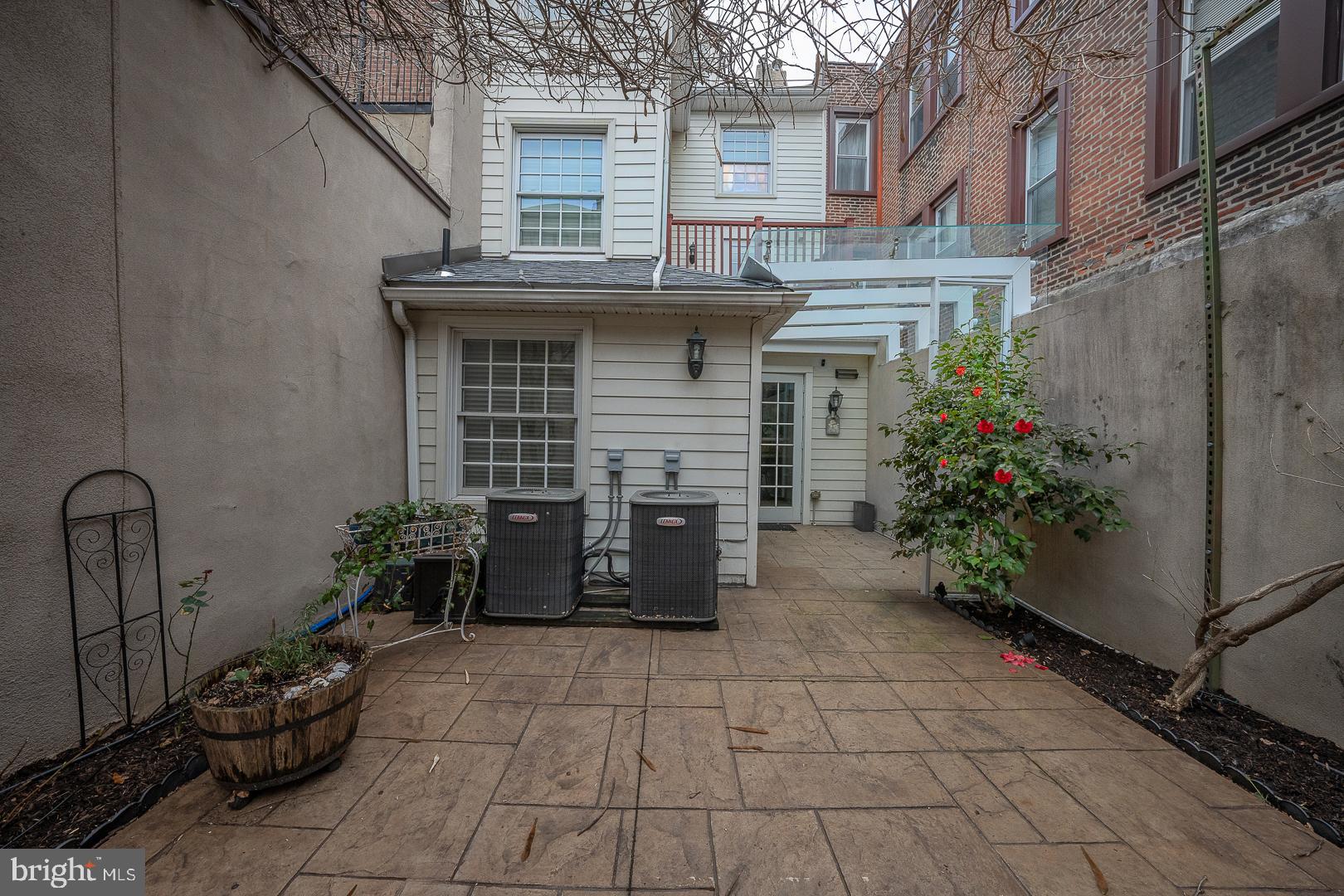 SOCIETY HILL - Residential