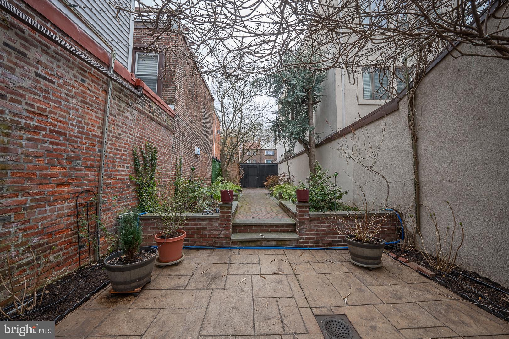 SOCIETY HILL - Residential