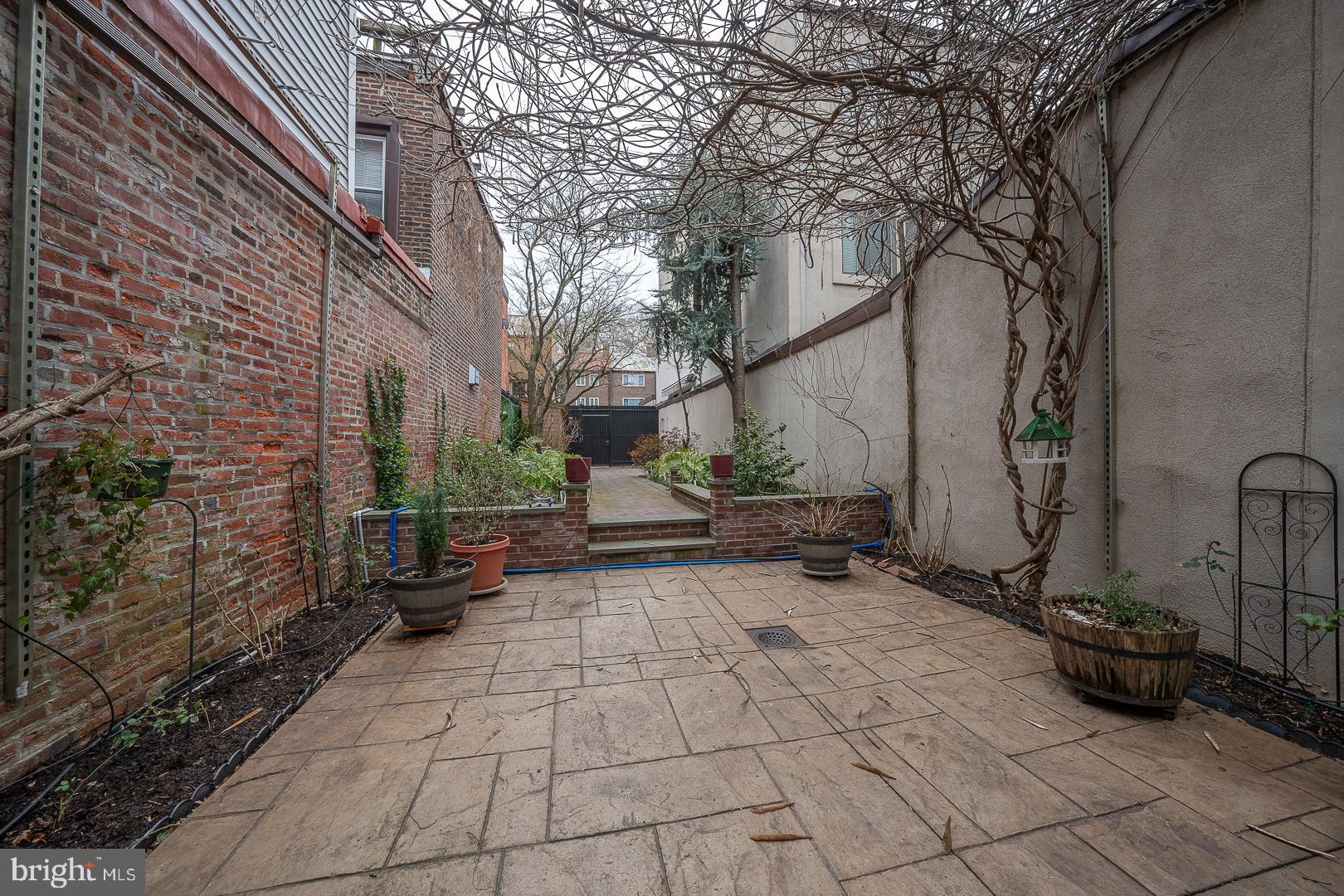 SOCIETY HILL - Residential