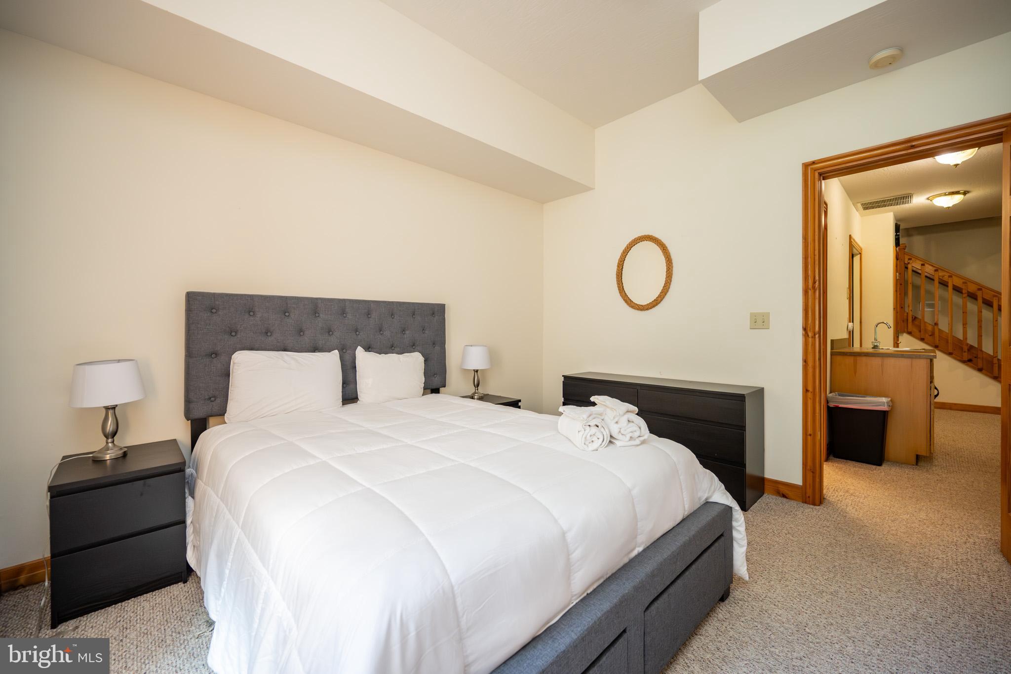 HOLIDAY HILL - Residential