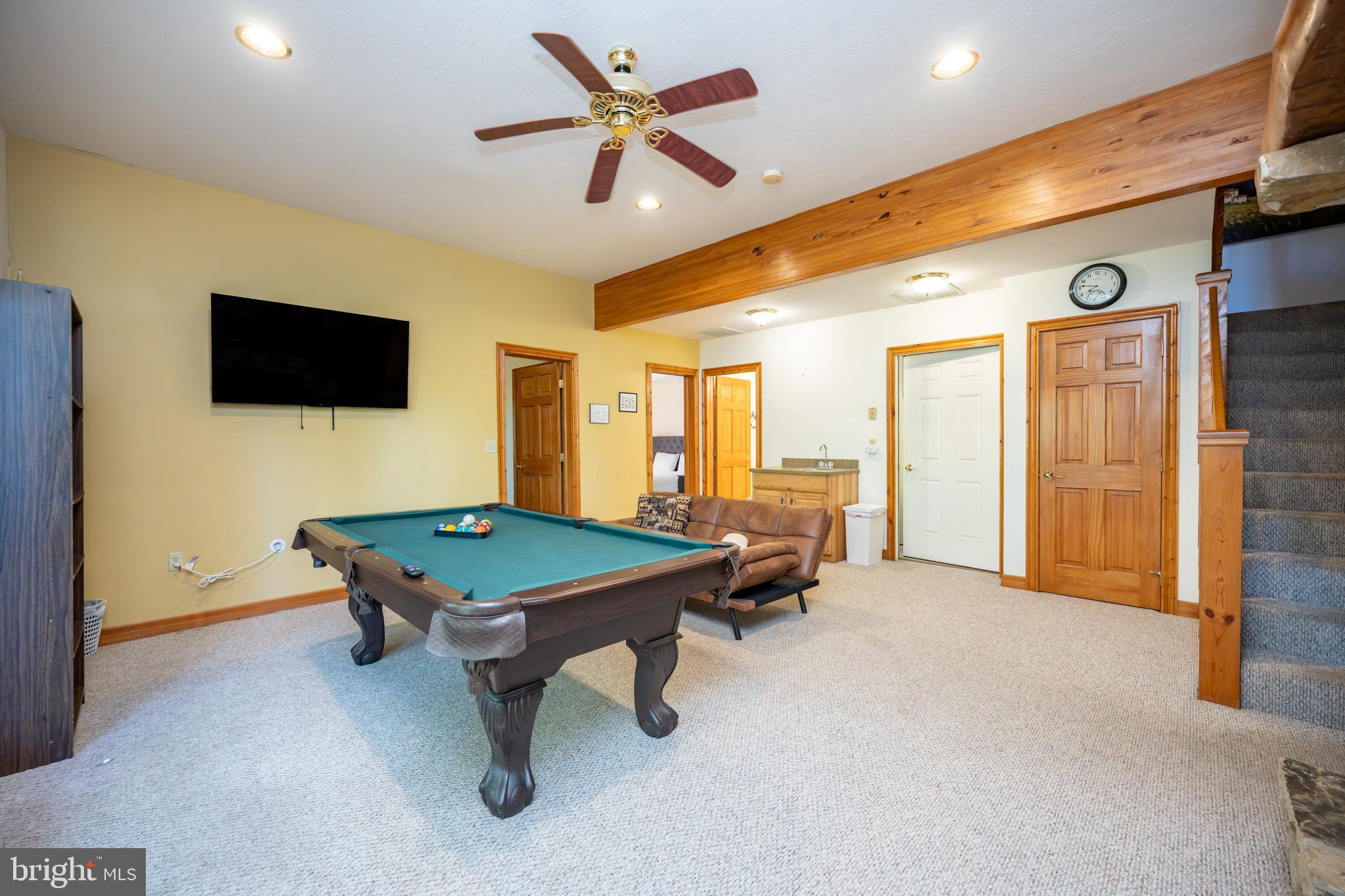 HOLIDAY HILL - Residential