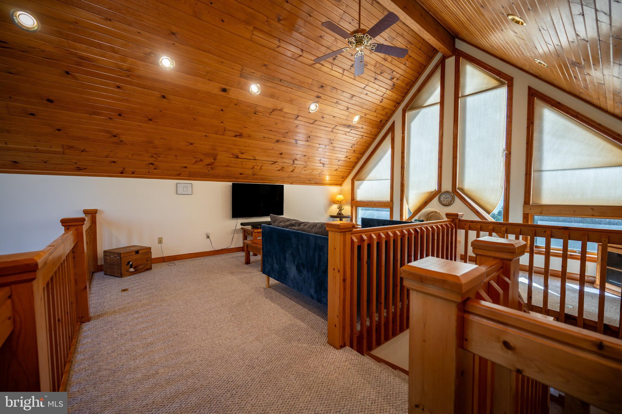 HOLIDAY HILL - Residential