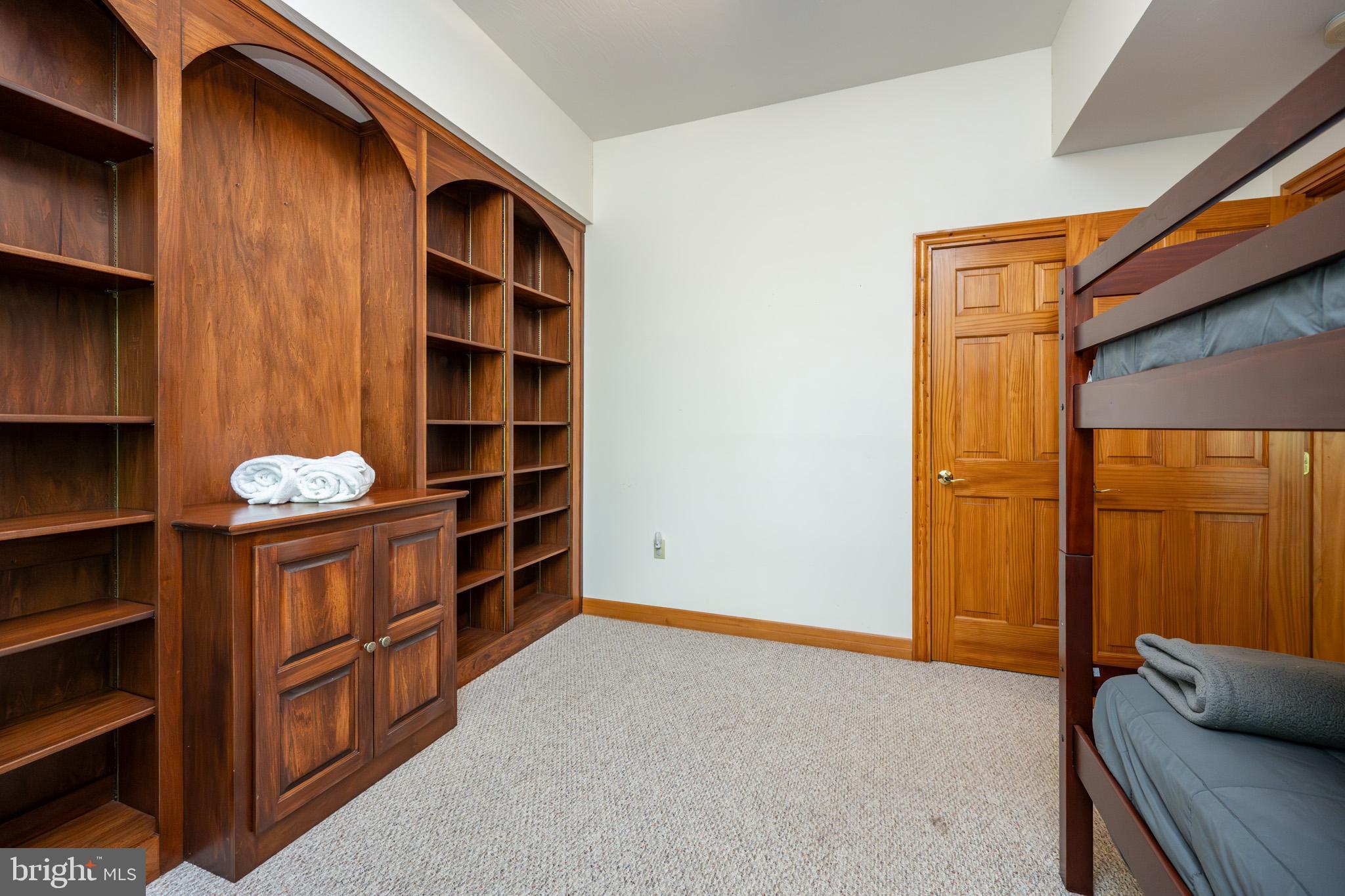 HOLIDAY HILL - Residential