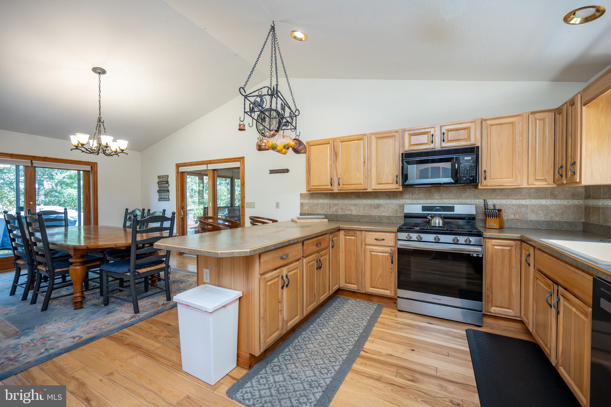 HOLIDAY HILL - Residential