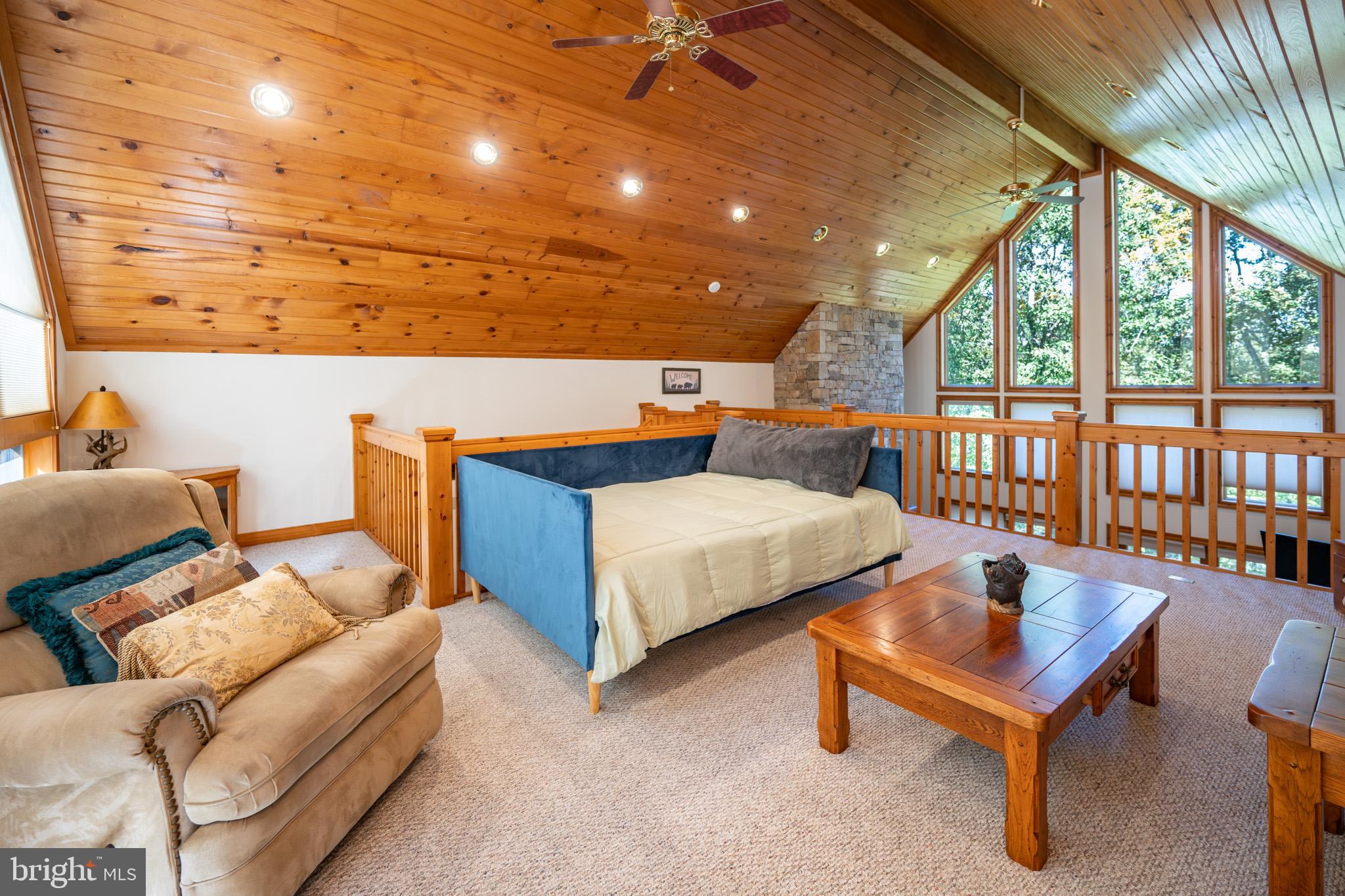 HOLIDAY HILL - Residential