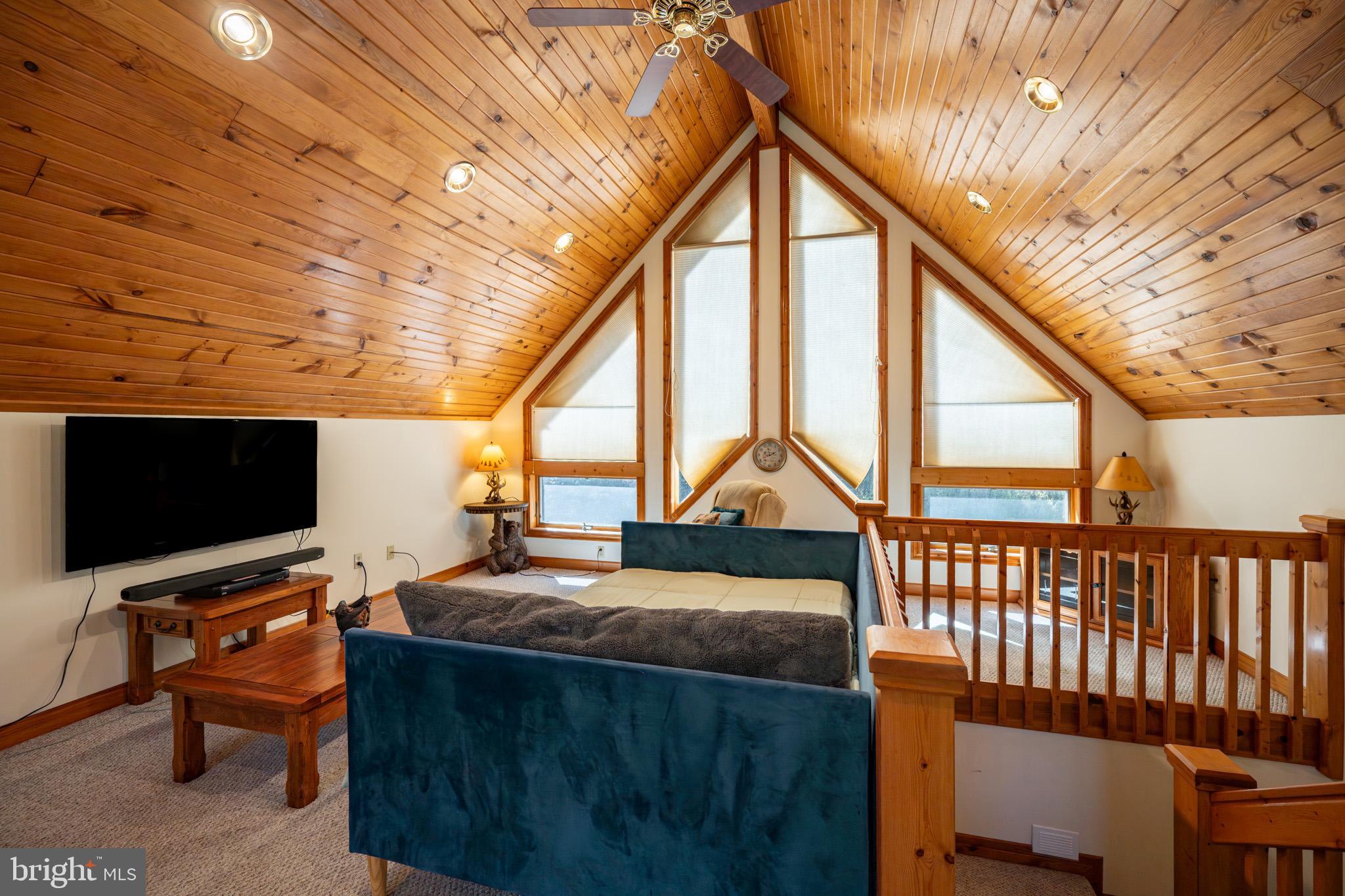 HOLIDAY HILL - Residential