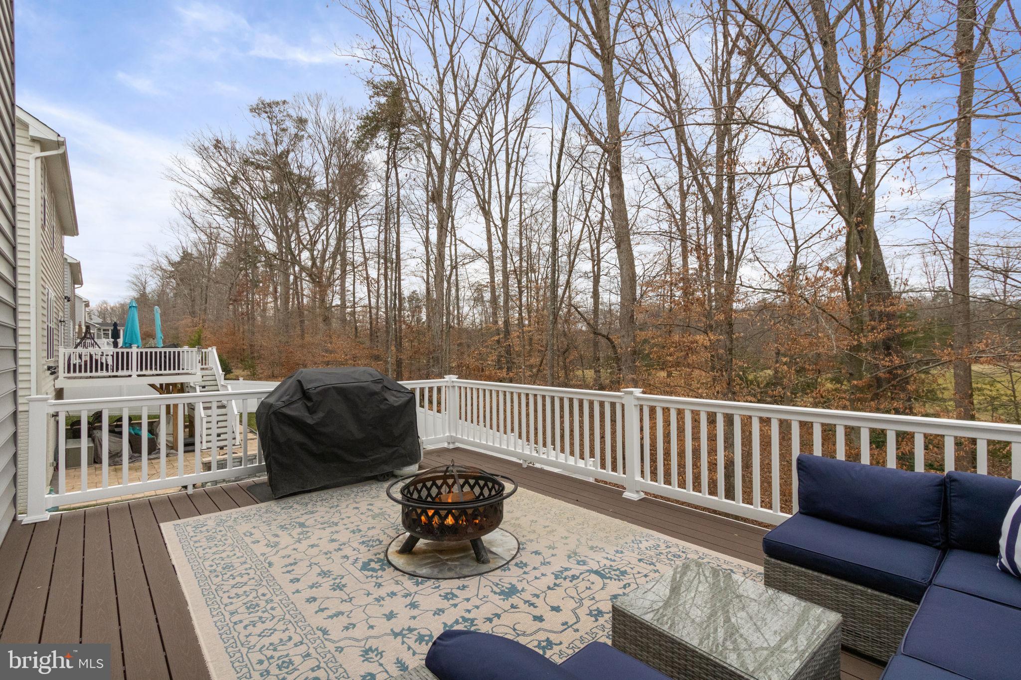 MAY'S QUARTER - Residential