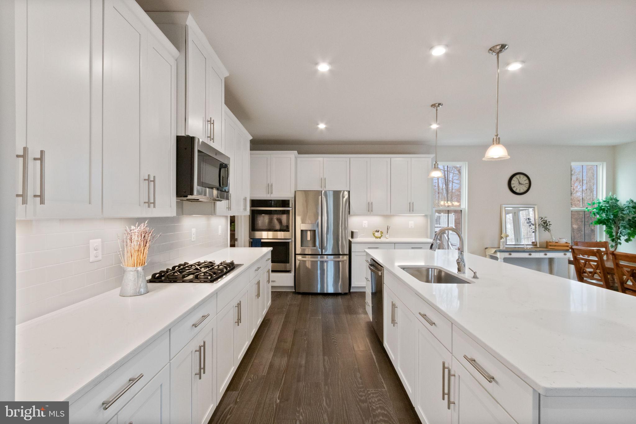 MAY'S QUARTER - Residential