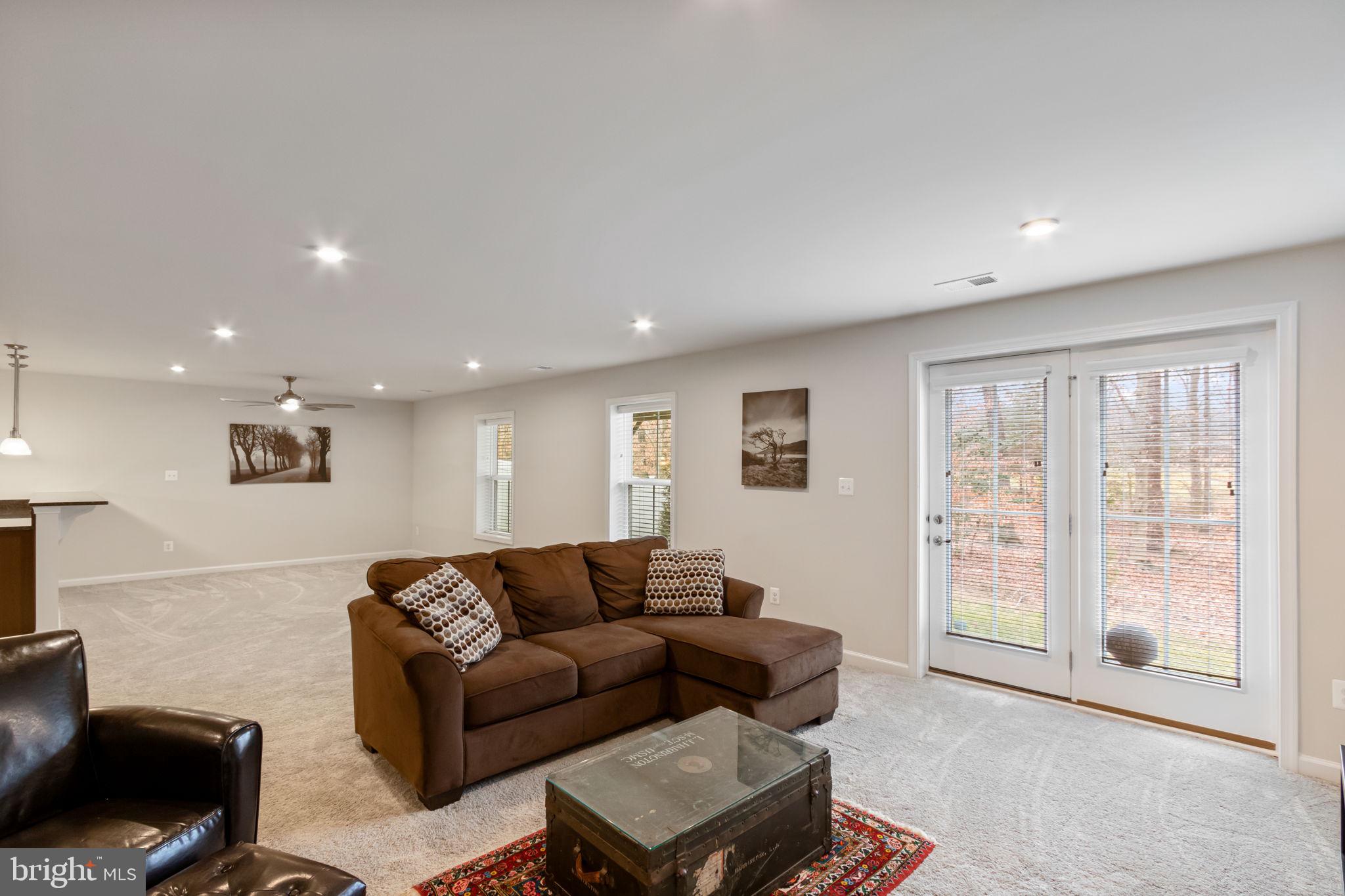 MAY'S QUARTER - Residential