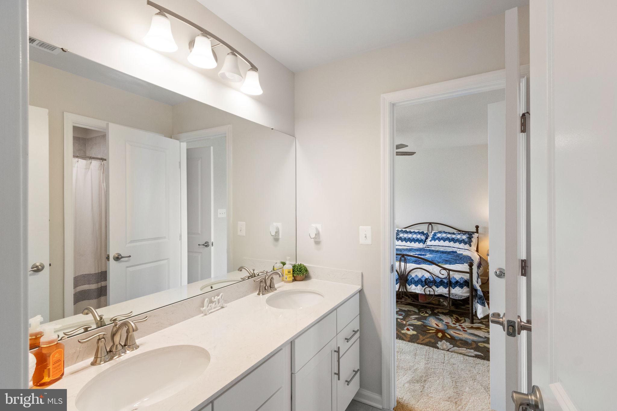 MAY'S QUARTER - Residential