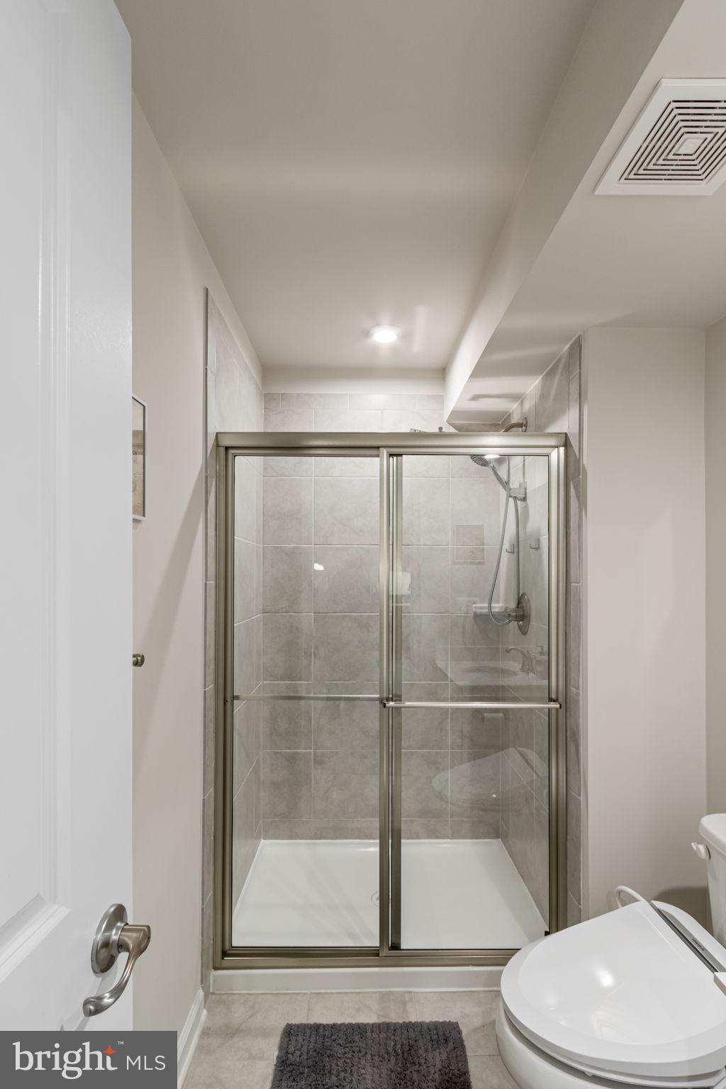 MAY'S QUARTER - Residential