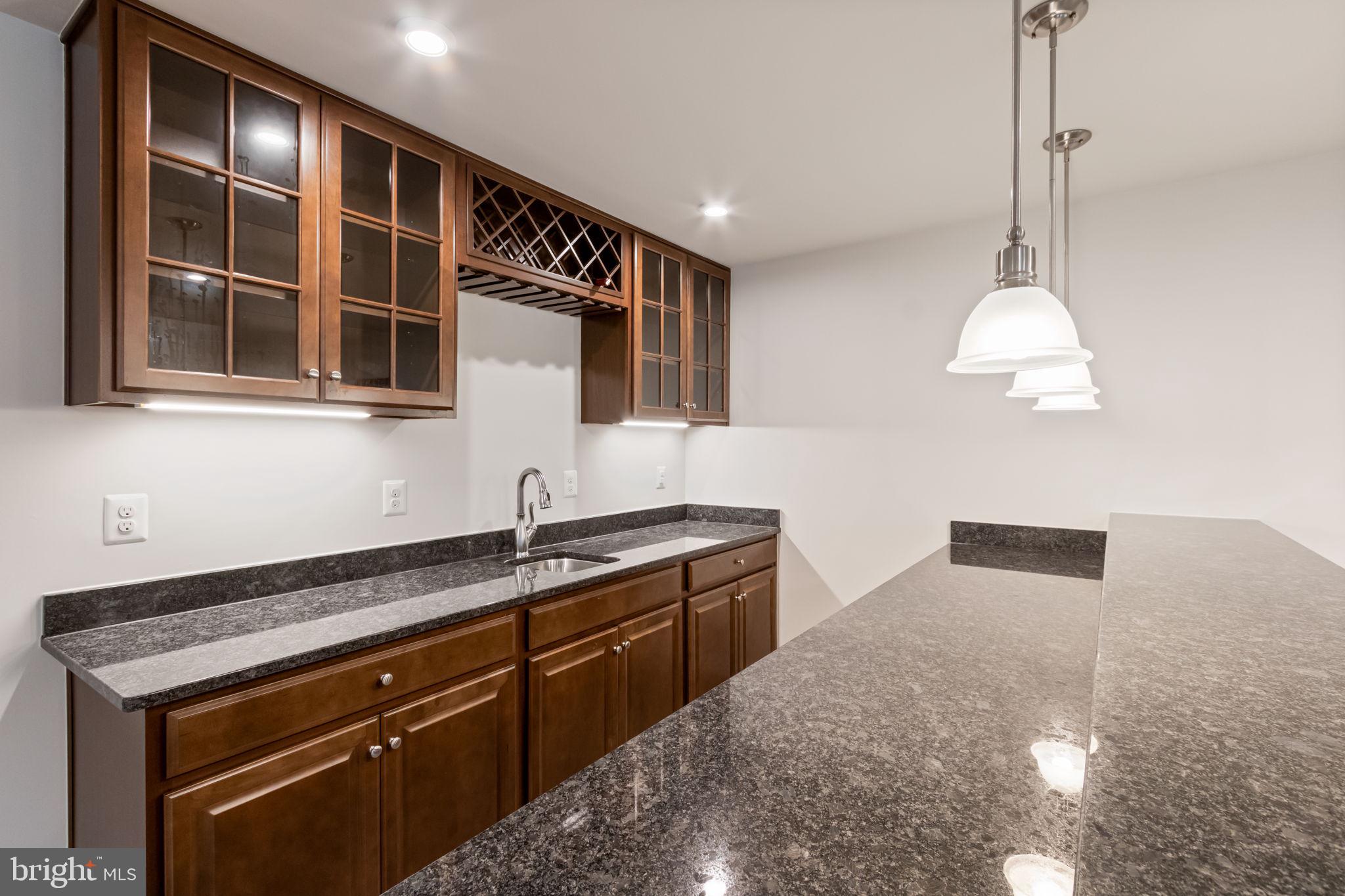 MAY'S QUARTER - Residential