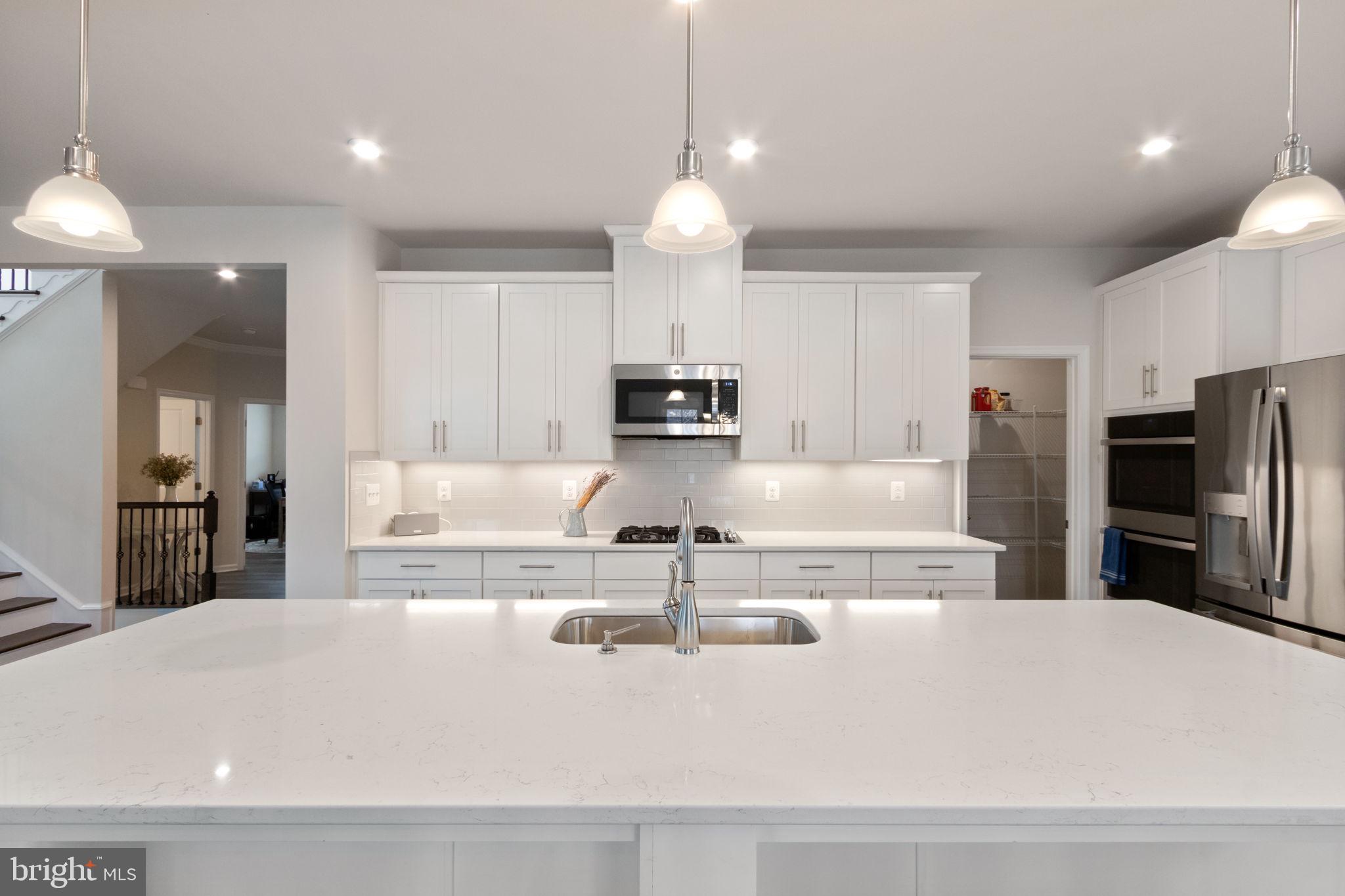 MAY'S QUARTER - Residential