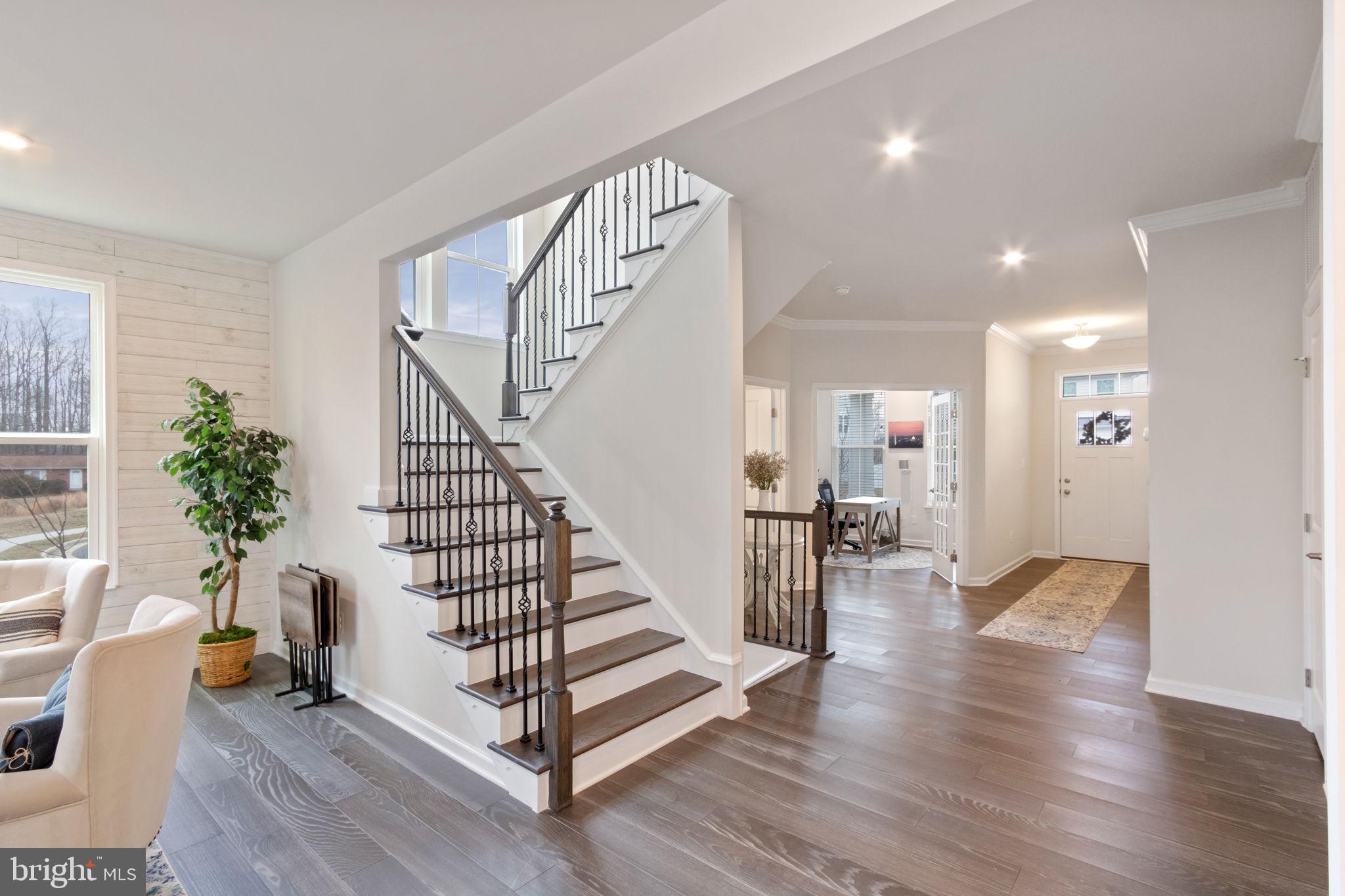 MAY'S QUARTER - Residential