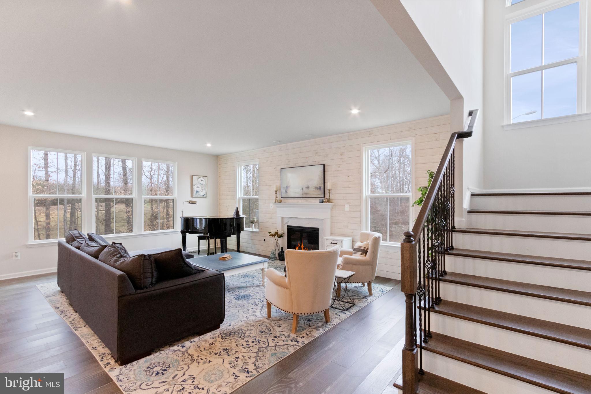 MAY'S QUARTER - Residential