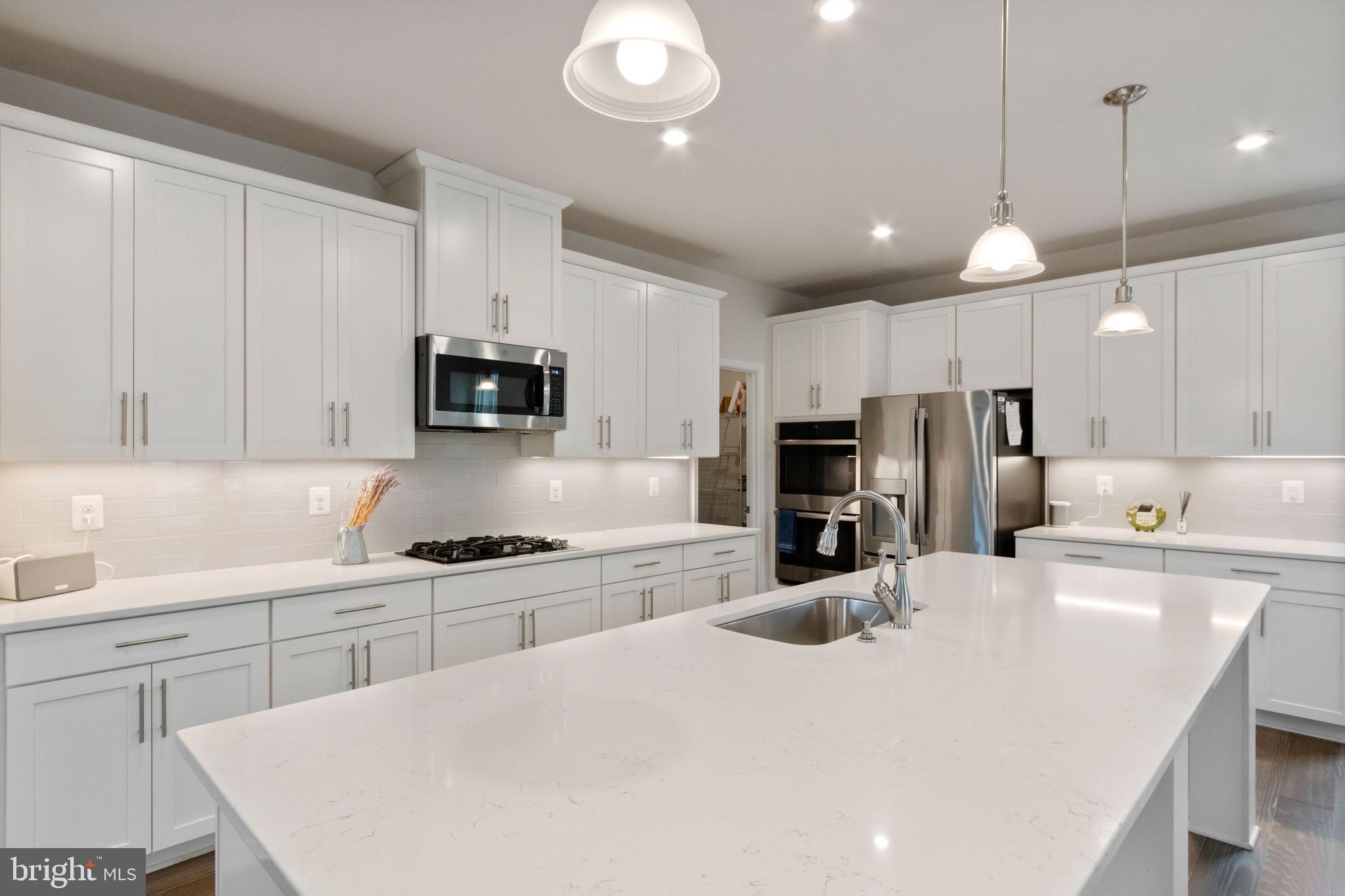 MAY'S QUARTER - Residential