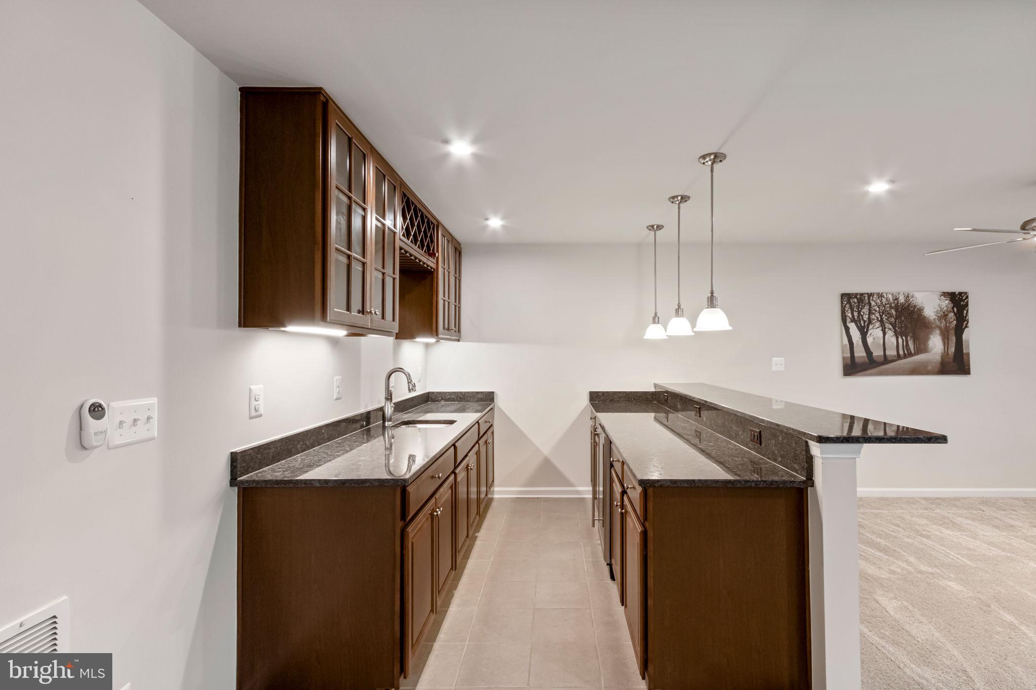 MAY'S QUARTER - Residential