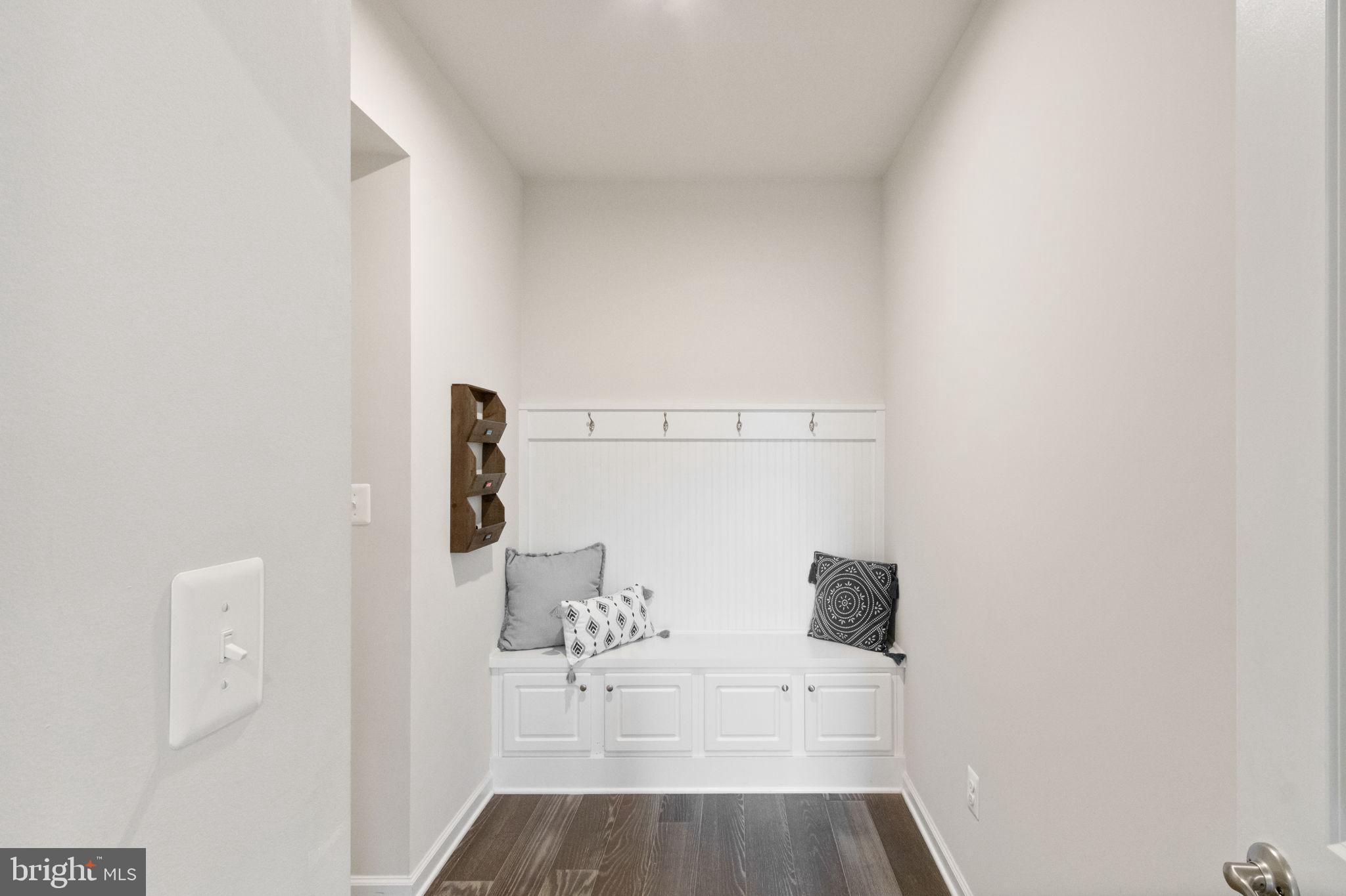 MAY'S QUARTER - Residential