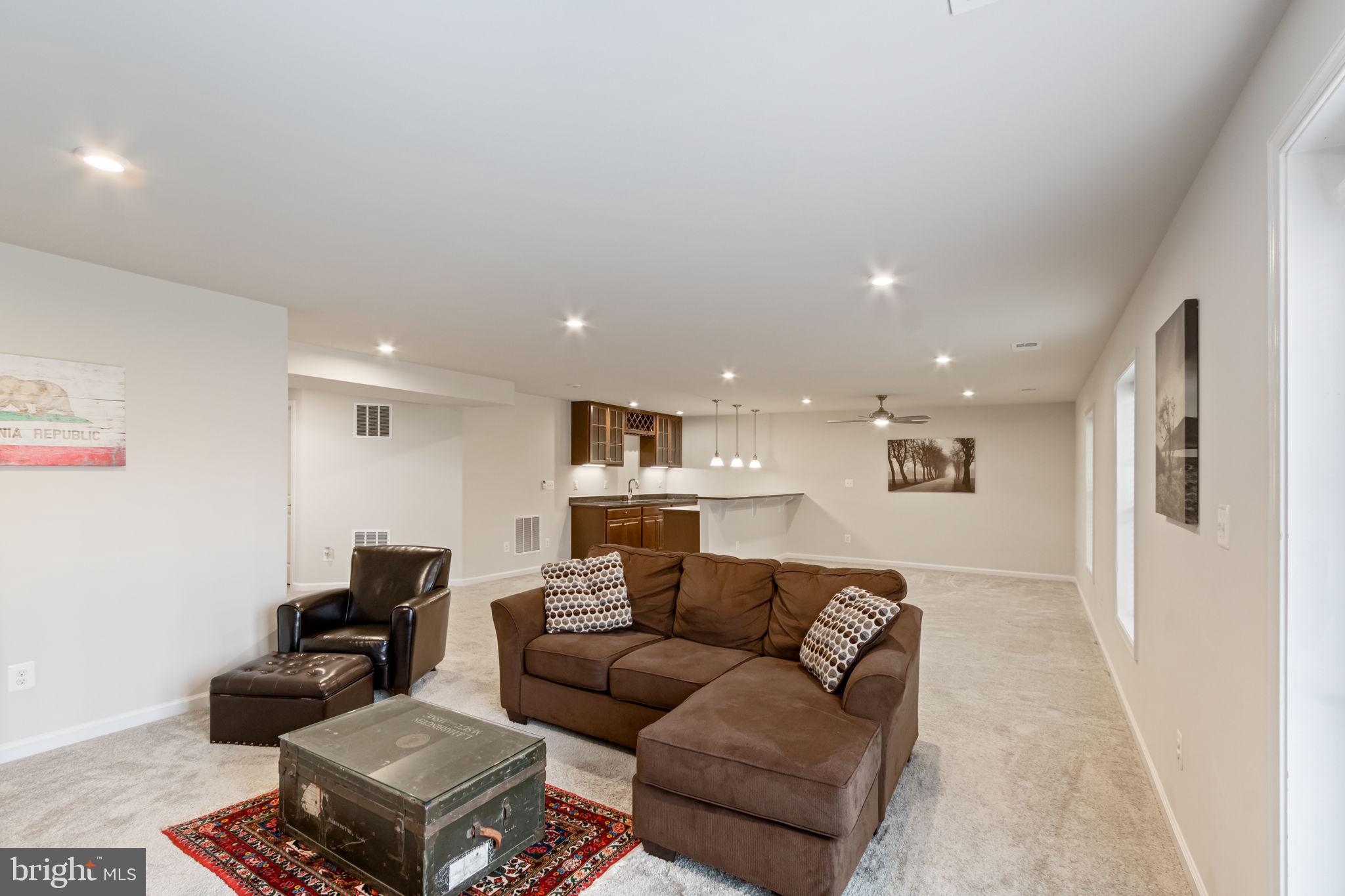 MAY'S QUARTER - Residential