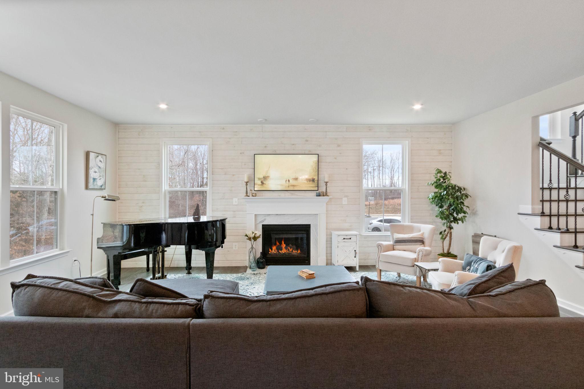 MAY'S QUARTER - Residential