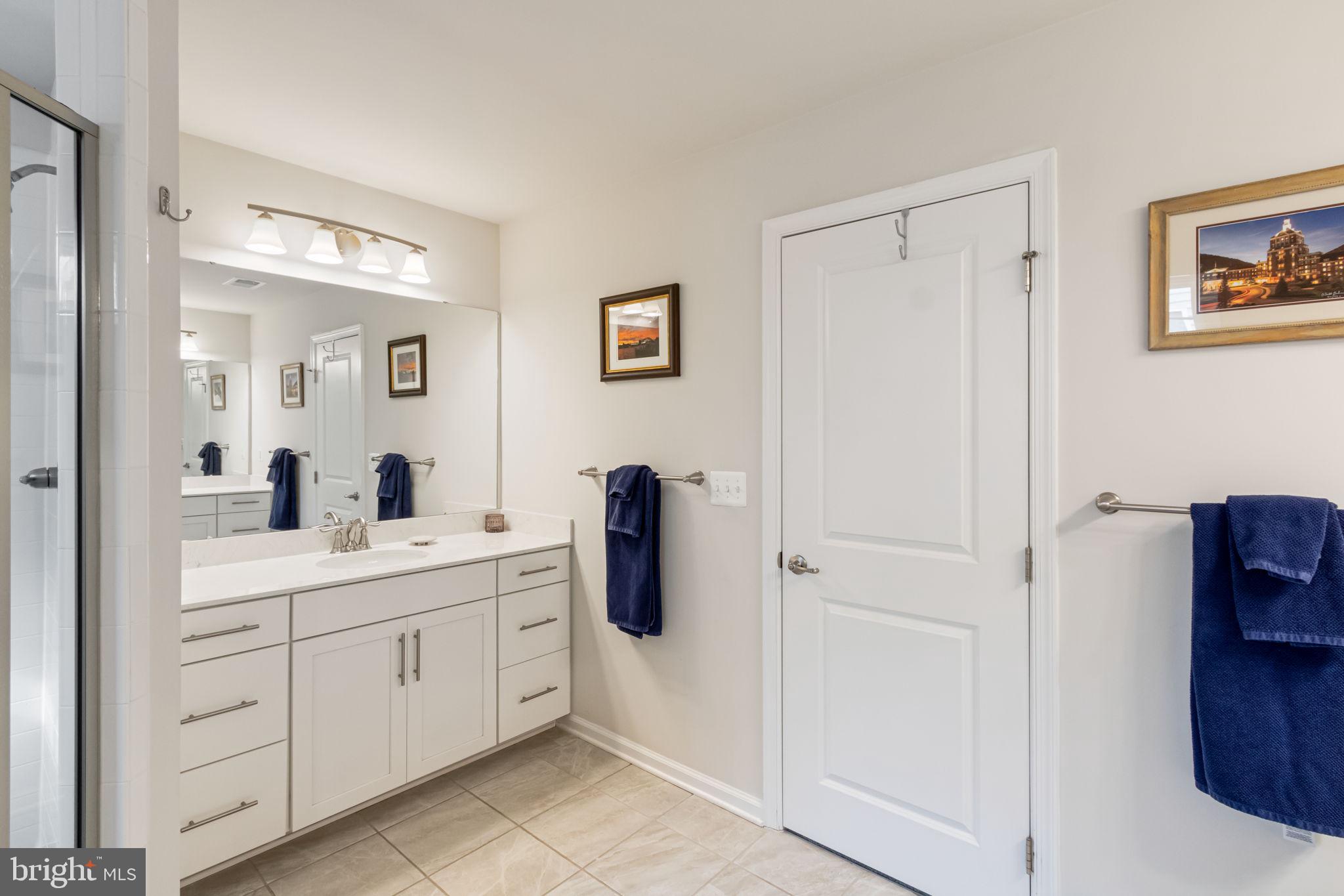 MAY'S QUARTER - Residential