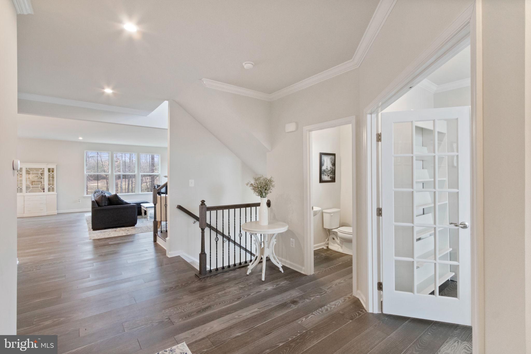 MAY'S QUARTER - Residential