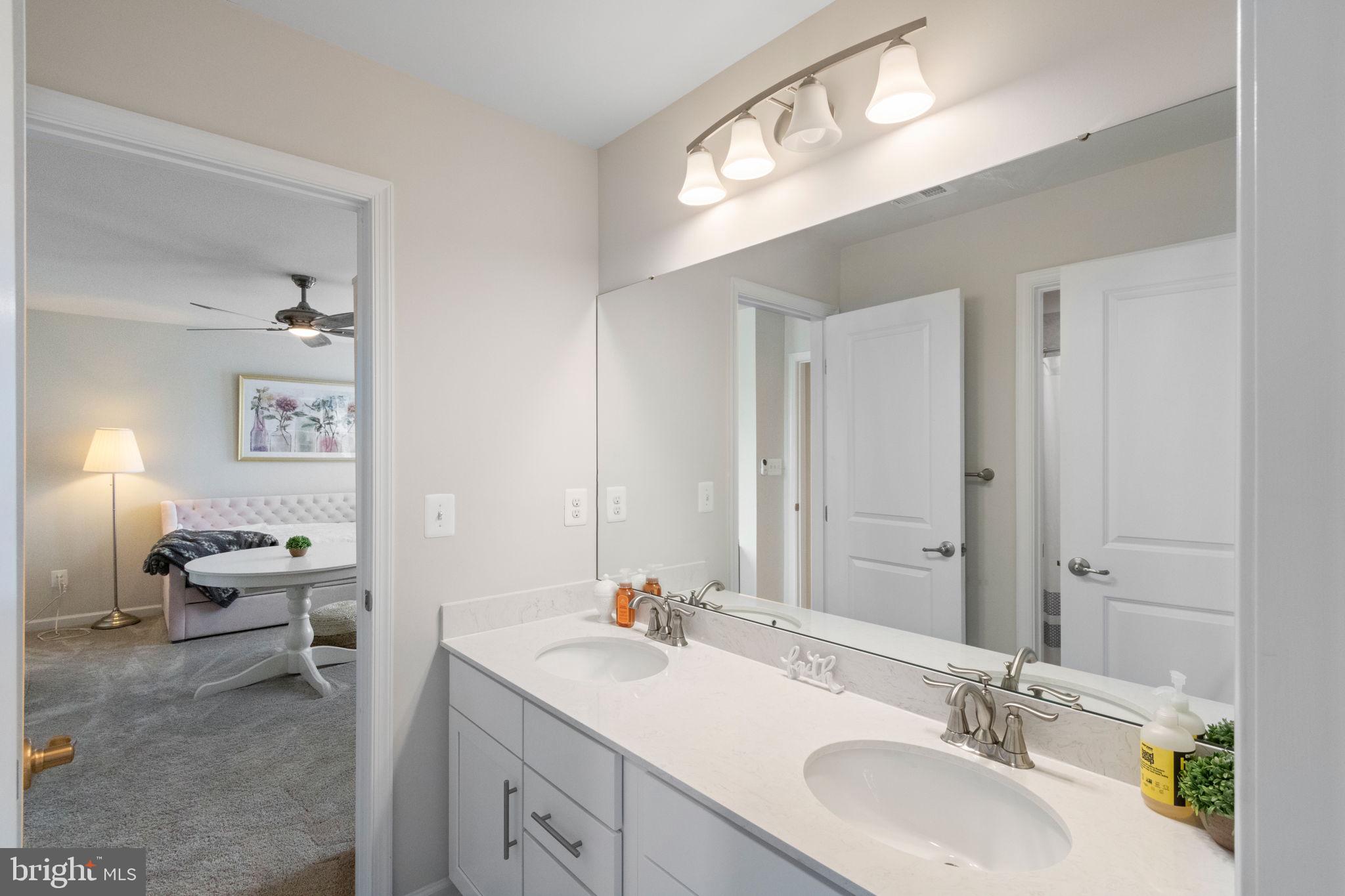 MAY'S QUARTER - Residential