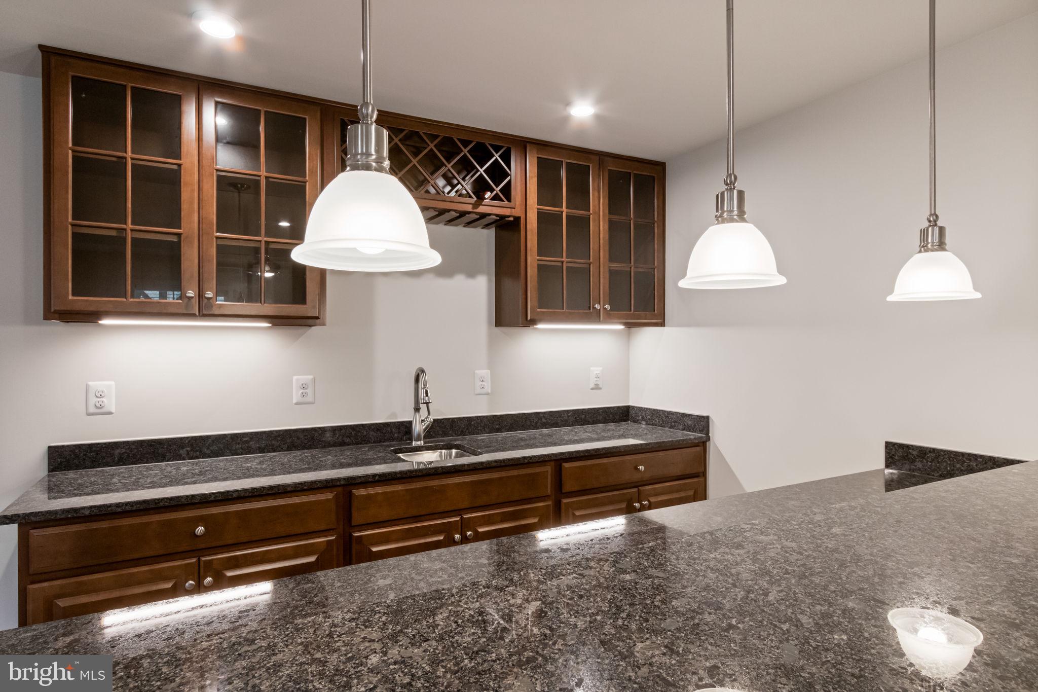 MAY'S QUARTER - Residential