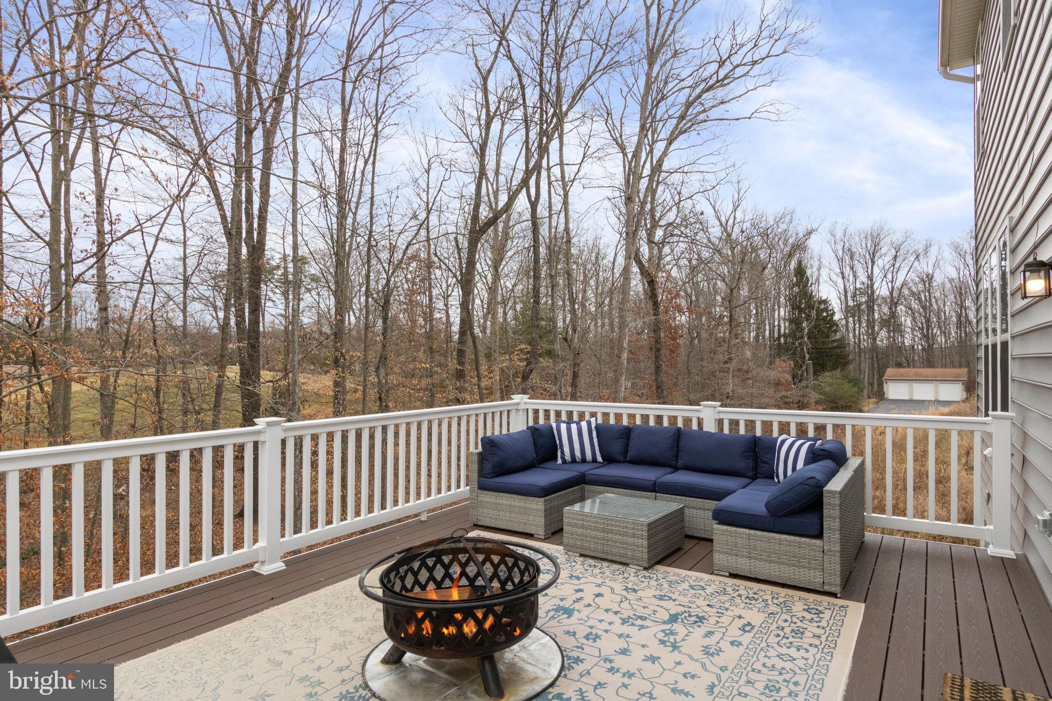 MAY'S QUARTER - Residential