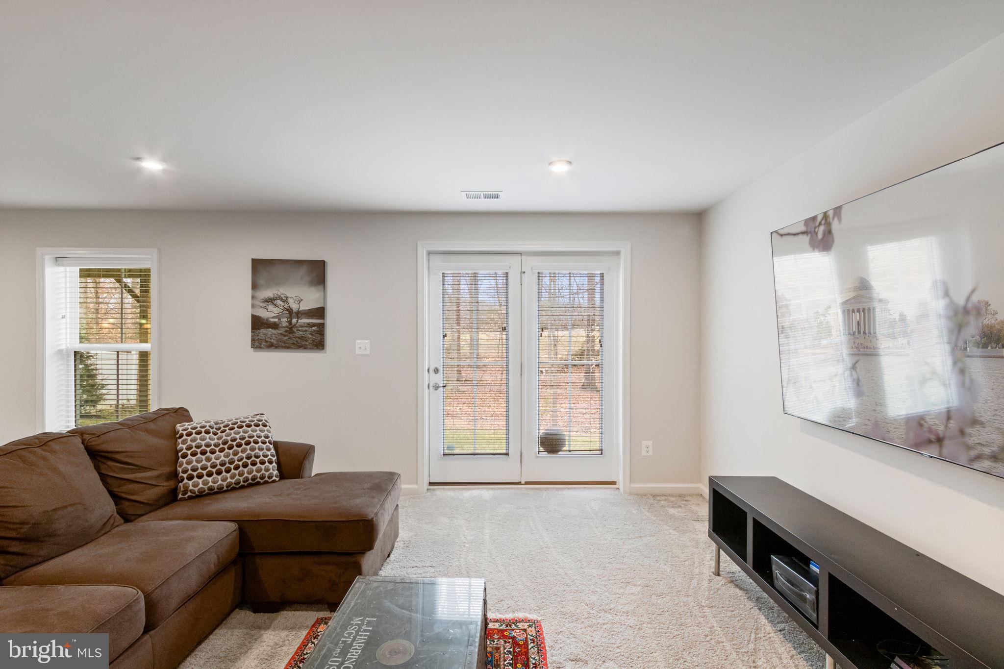 MAY'S QUARTER - Residential