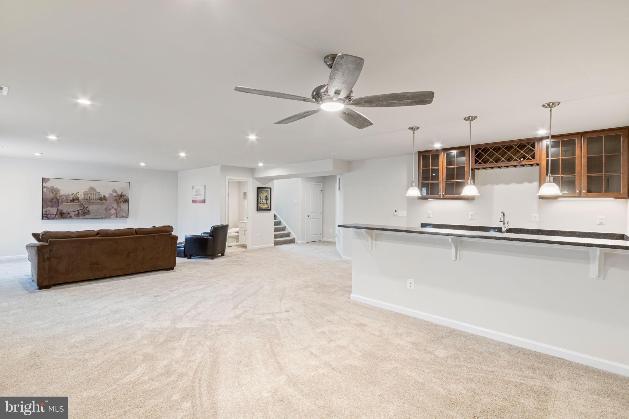 MAY'S QUARTER - Residential