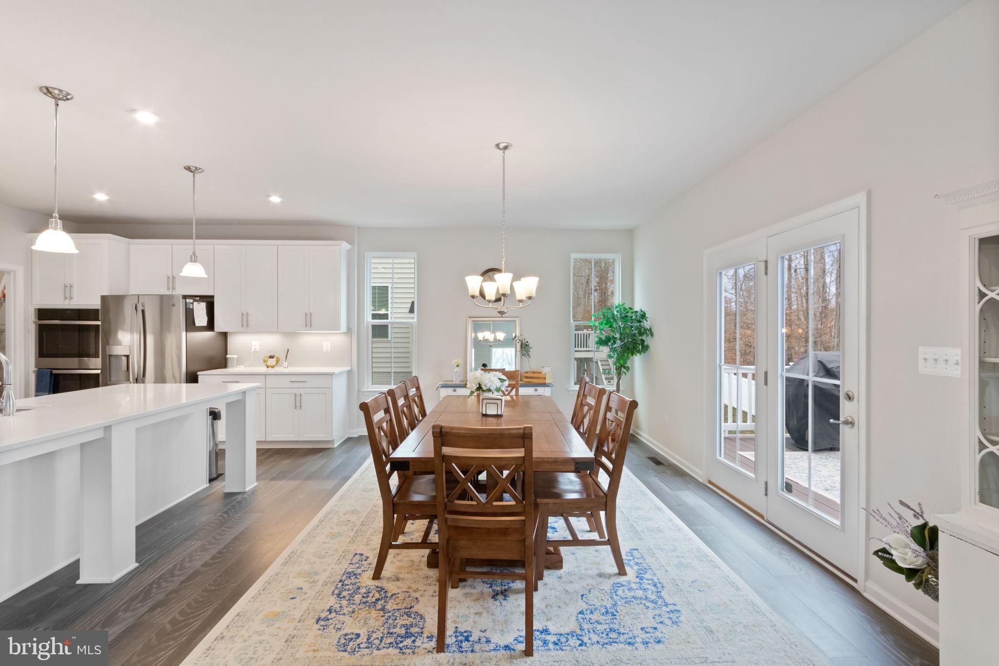 MAY'S QUARTER - Residential