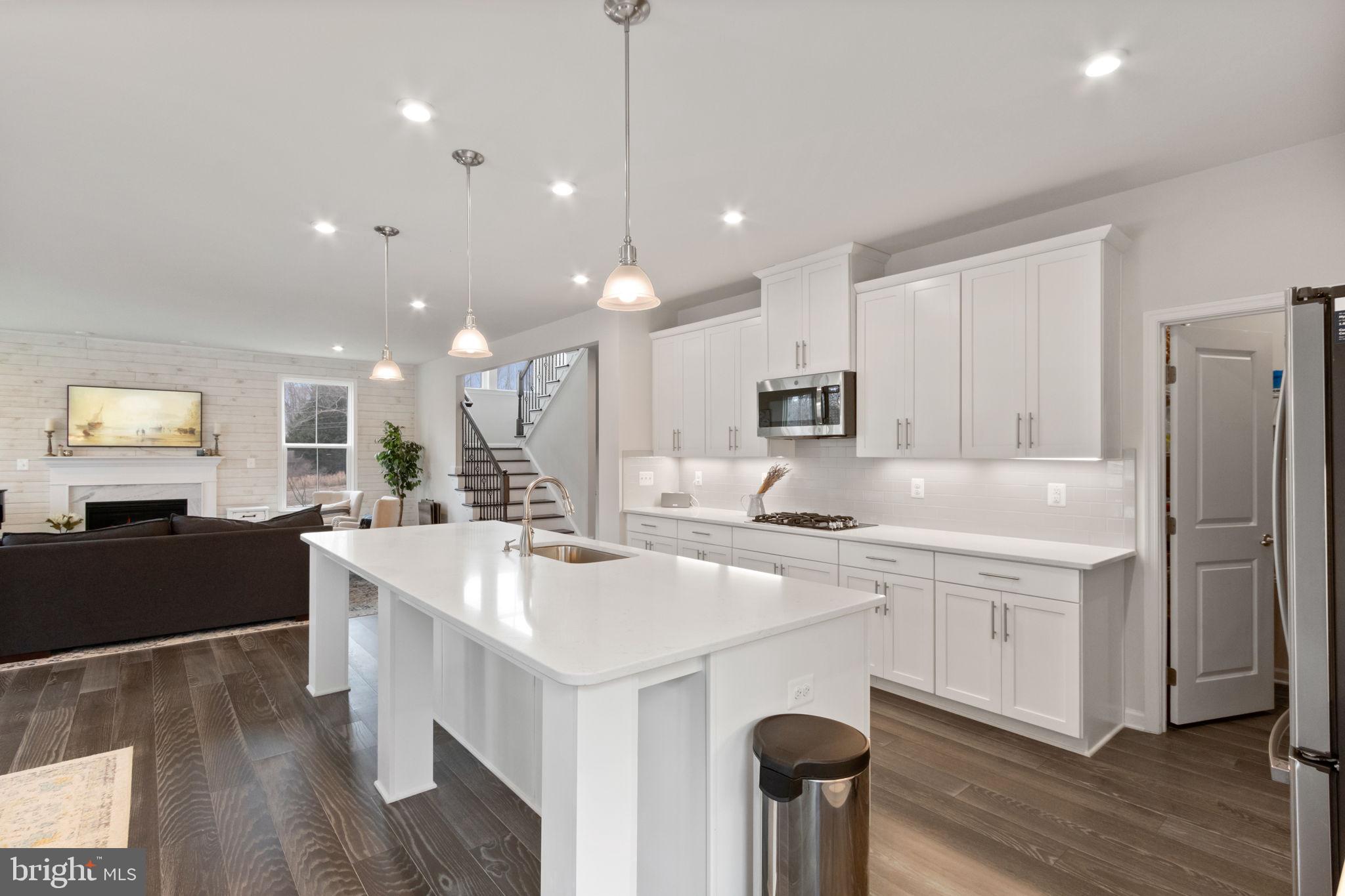 MAY'S QUARTER - Residential