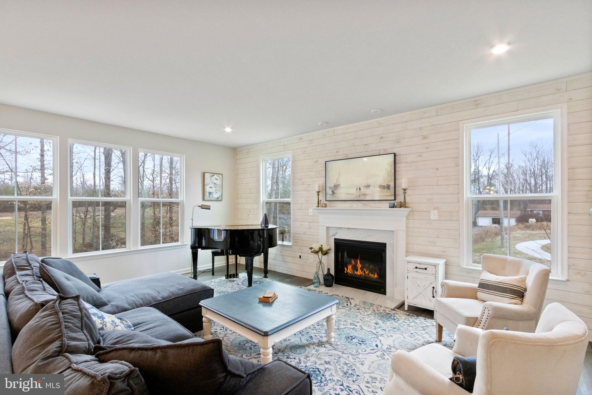 MAY'S QUARTER - Residential