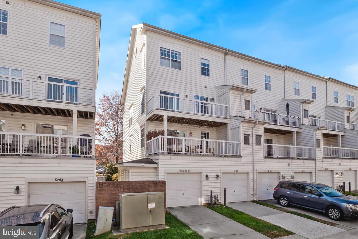 LAKELANDS - Residential