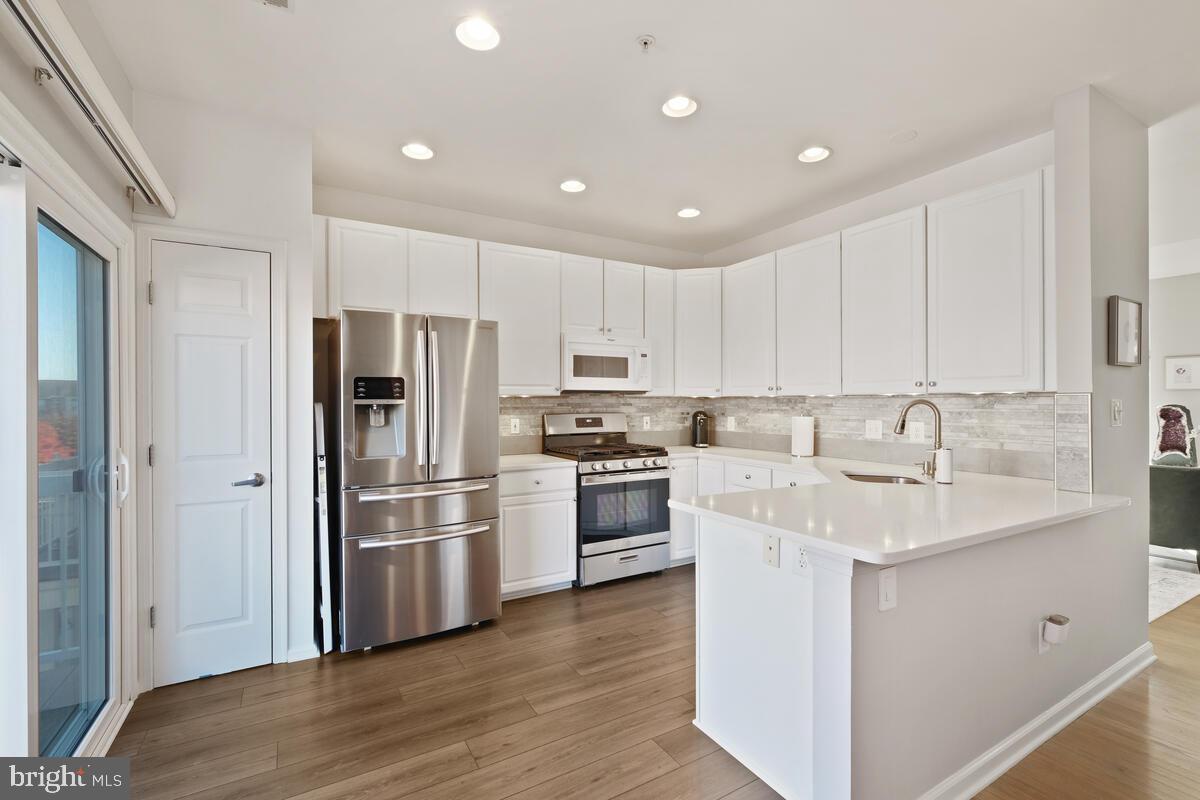 LAKELANDS - Residential