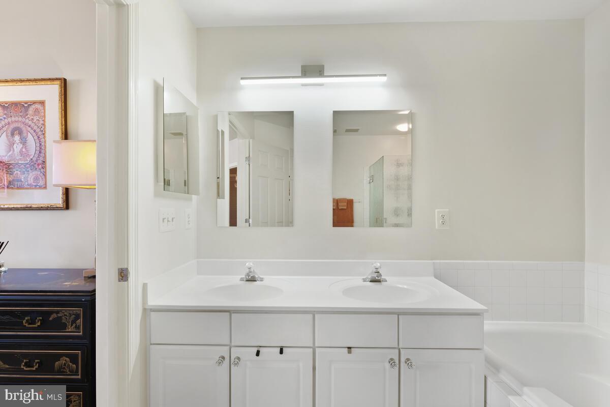 LAKELANDS - Residential