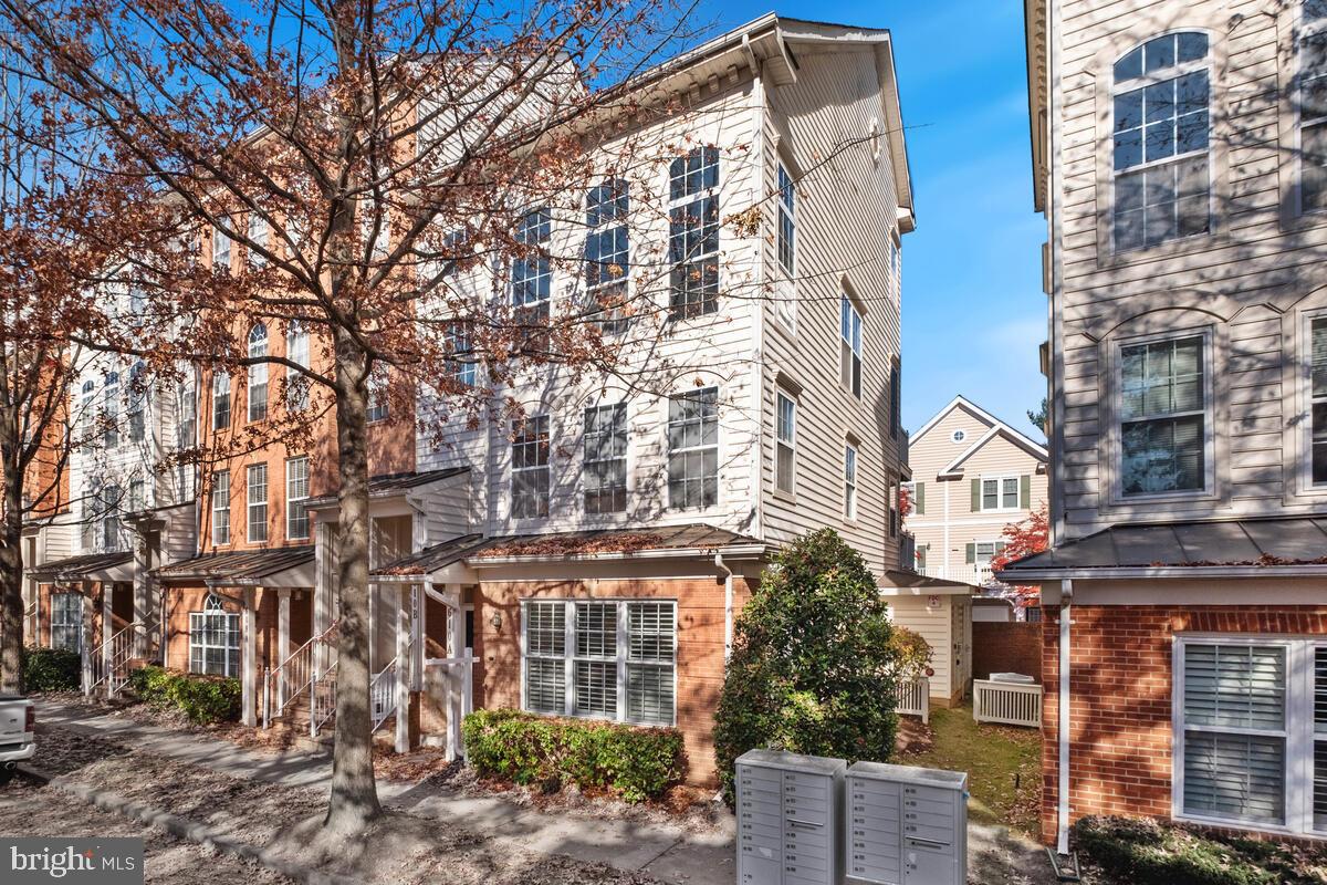 LAKELANDS - Residential