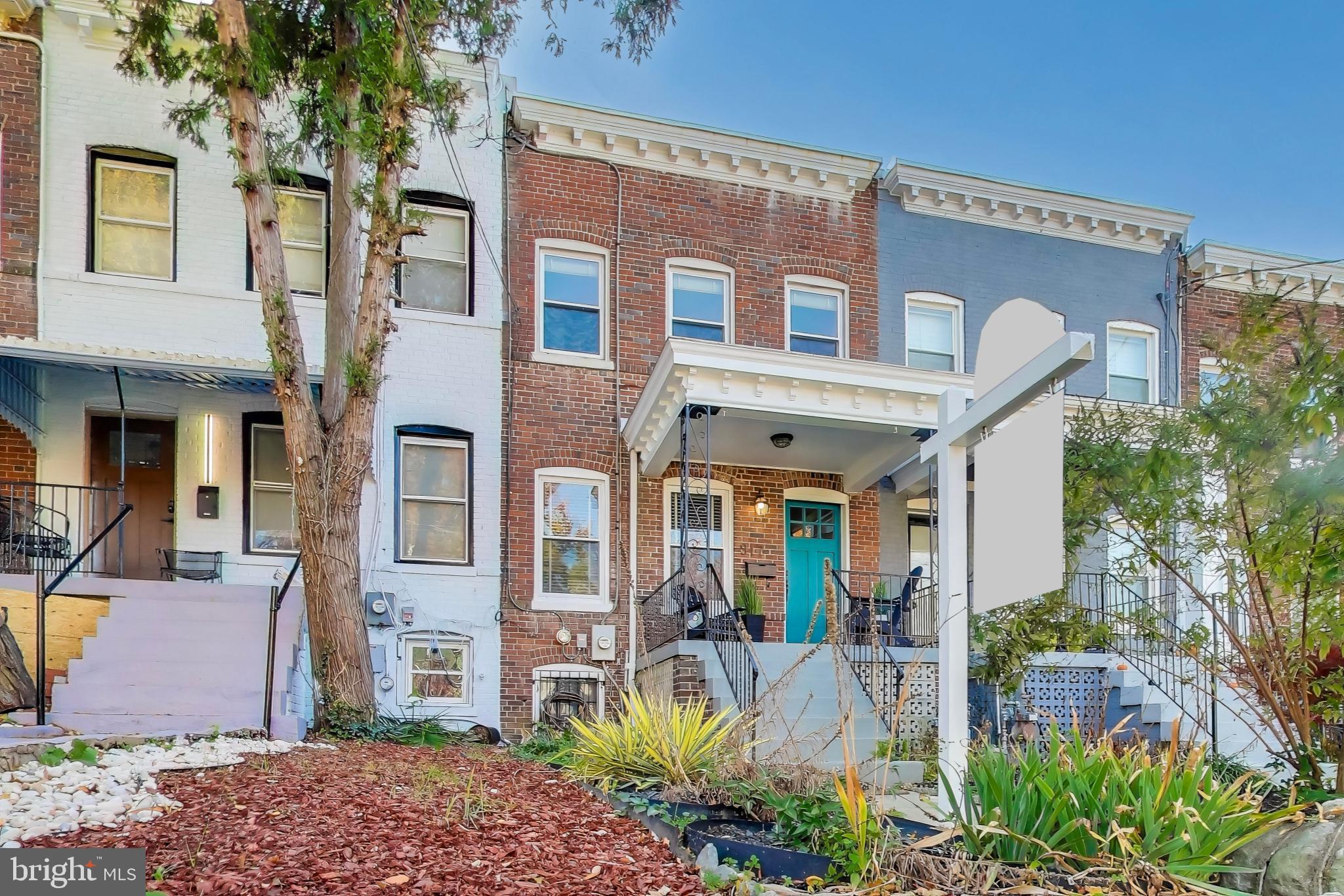 917 HAMLIN STREET NE