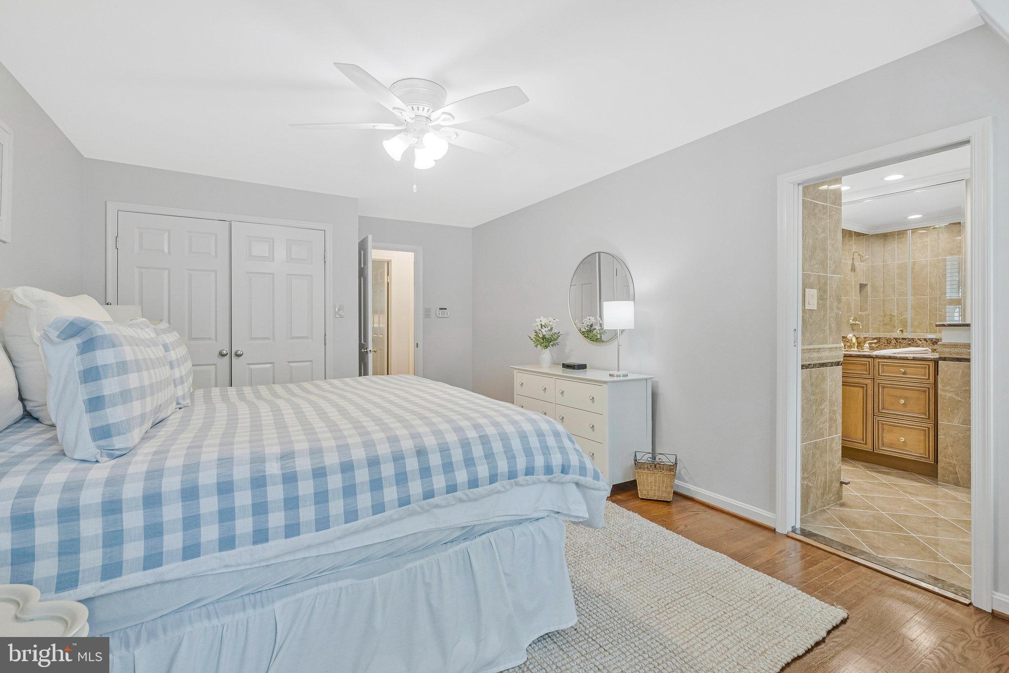 KINGS MANOR - Residential