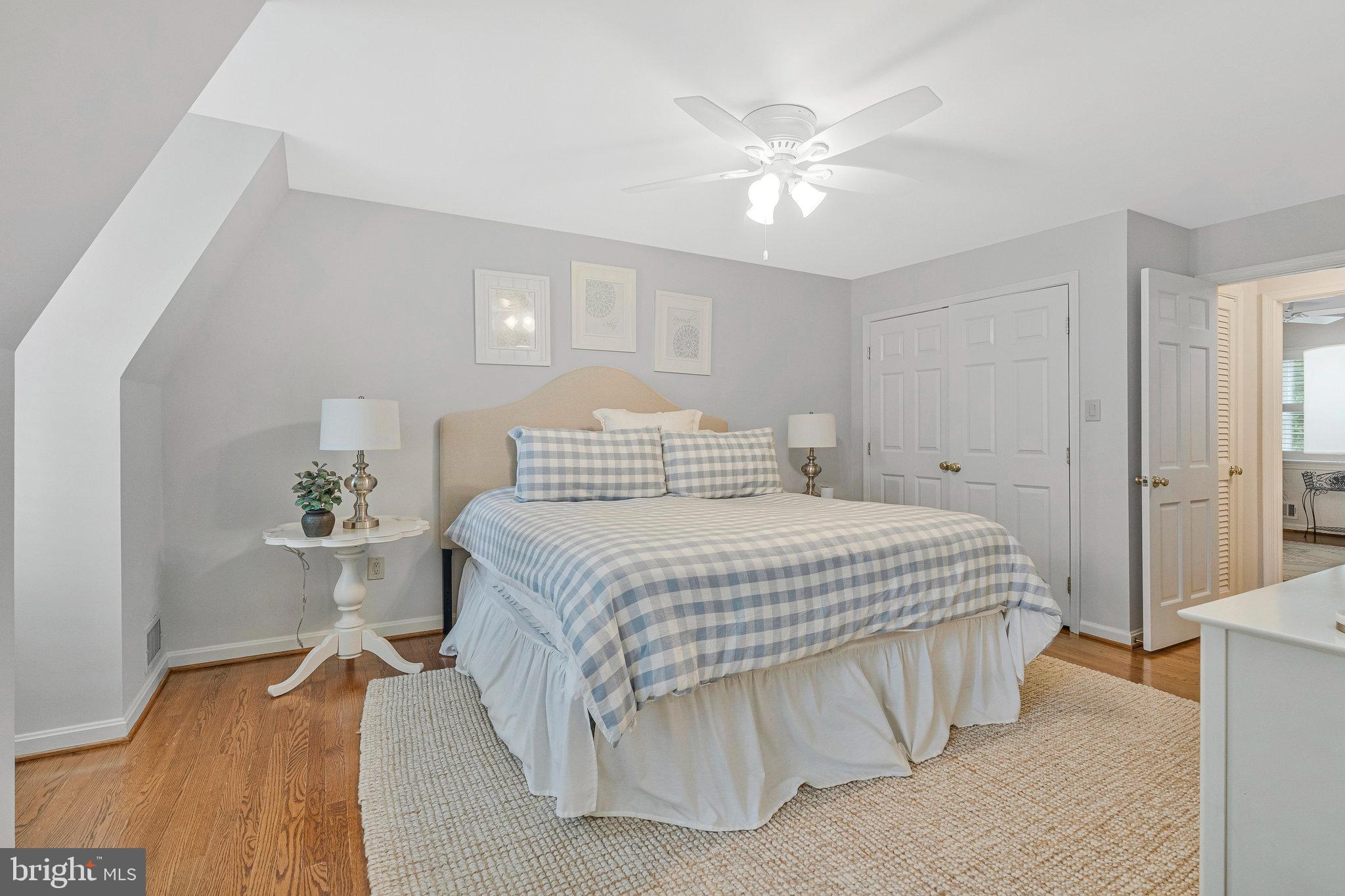 KINGS MANOR - Residential