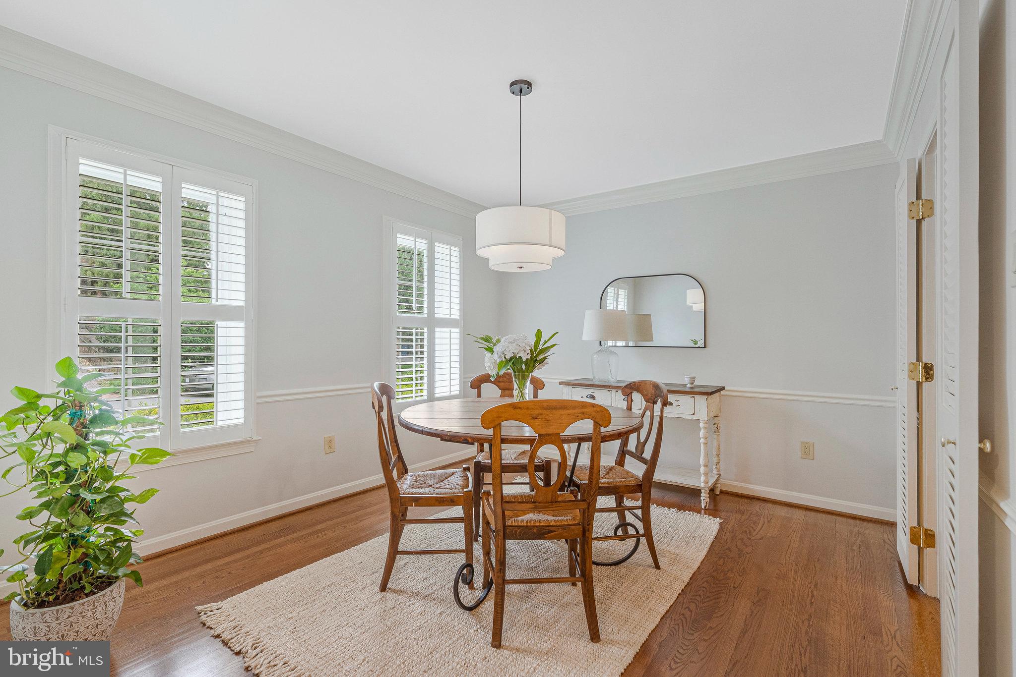 KINGS MANOR - Residential