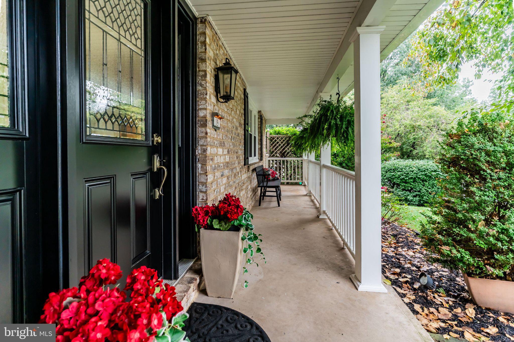 19 FARM HOUSE LANE