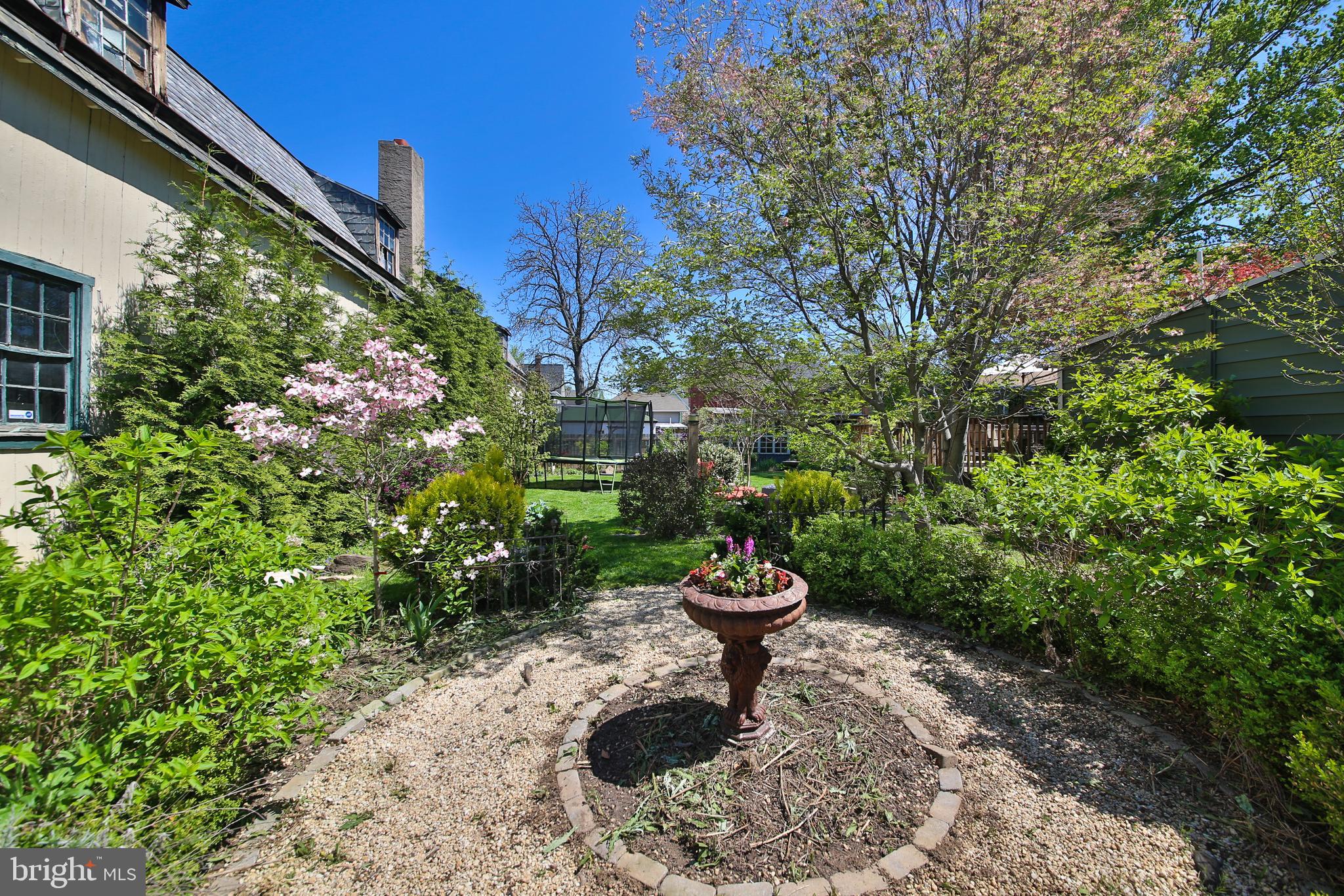 IVYLAND GARDENS - Residential