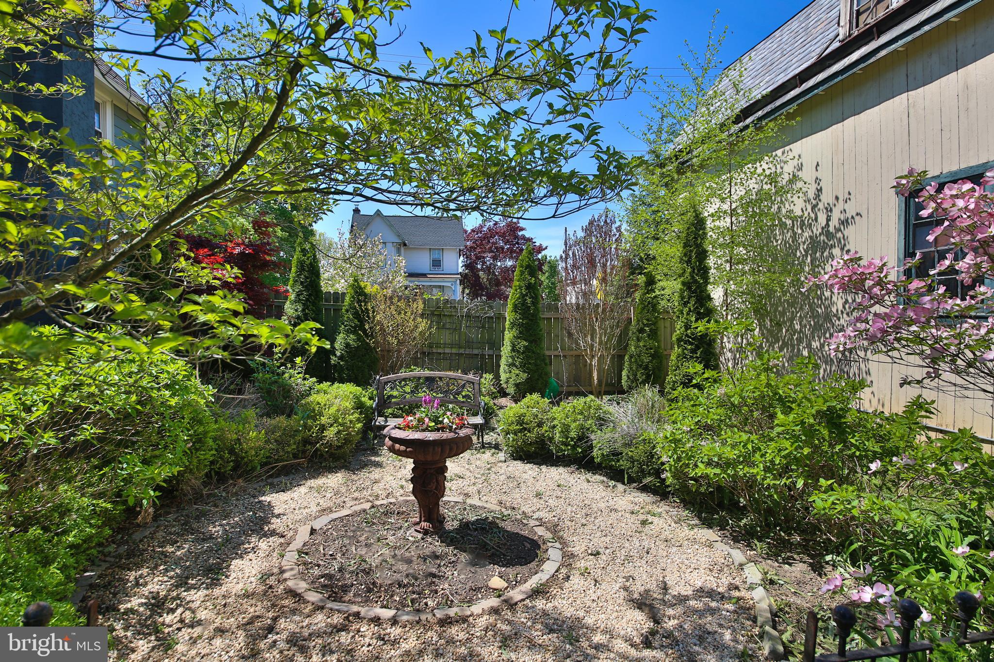 IVYLAND GARDENS - Residential