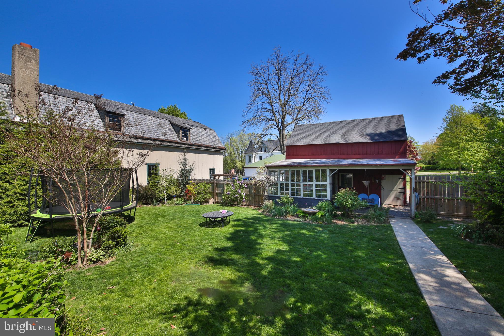 IVYLAND GARDENS - Residential