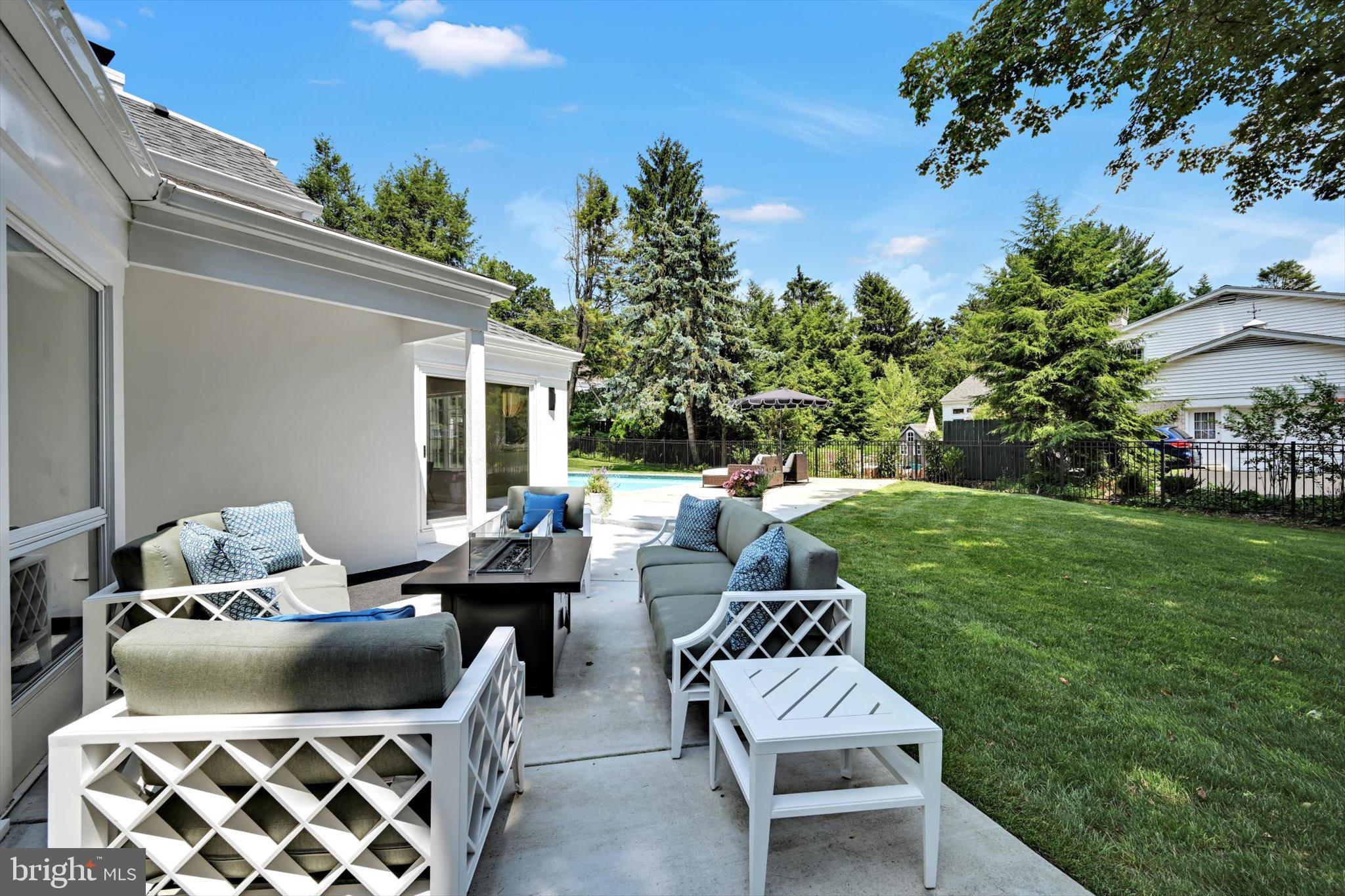 SCHOOL LANE HILLS - Residential