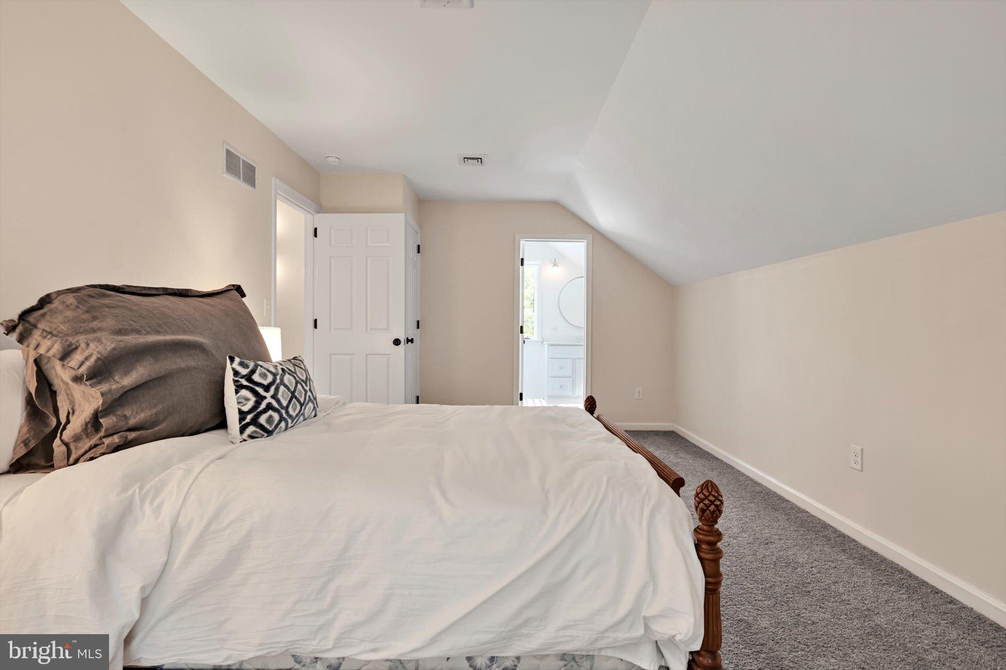 SCHOOL LANE HILLS - Residential